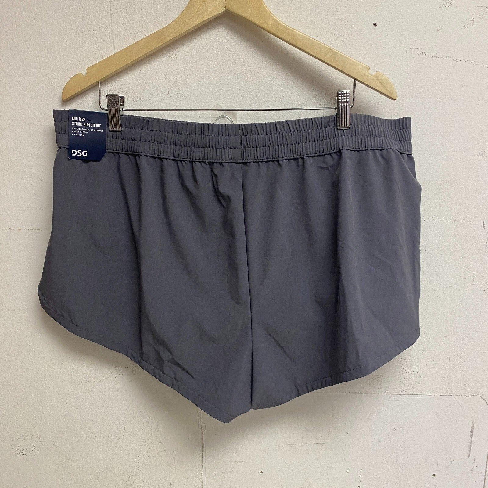 DSG Women's 3 in  Stride Shorts Quiet Shade  Built-in-brief Solid DAW39320AZ