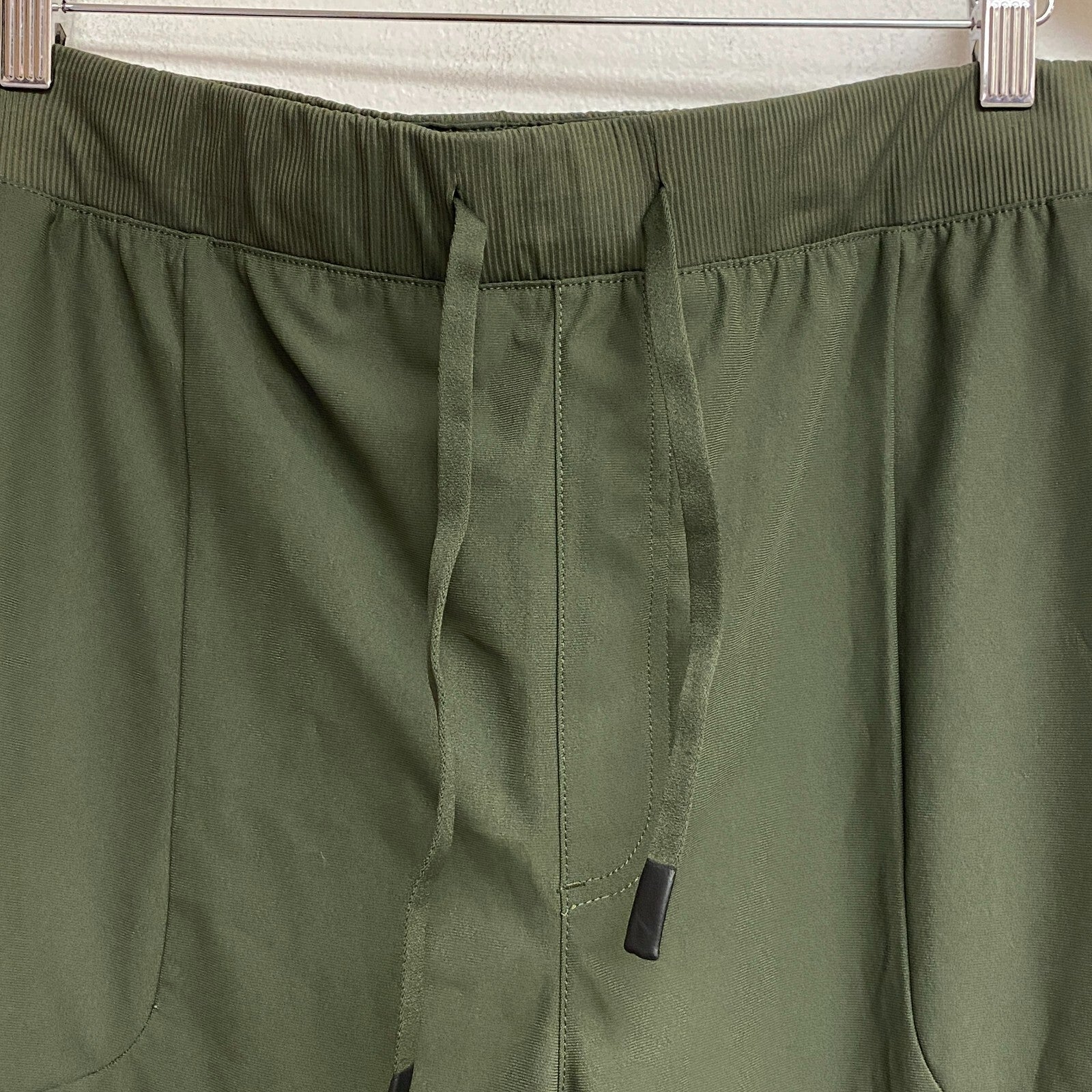 VRST Mens Commuter Slim Fit Jogger Forest Night Solid Stylis Trendy MAX200431