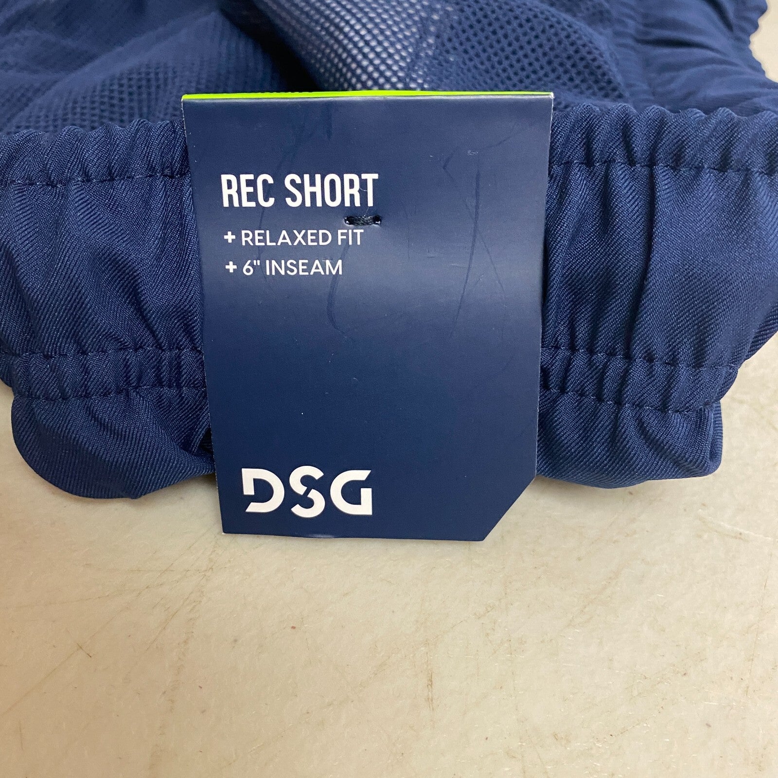 DSG Men's 6" Training Rec Shorts Relaxed Fit Uni Navy Star Ombre DAM12111PRT