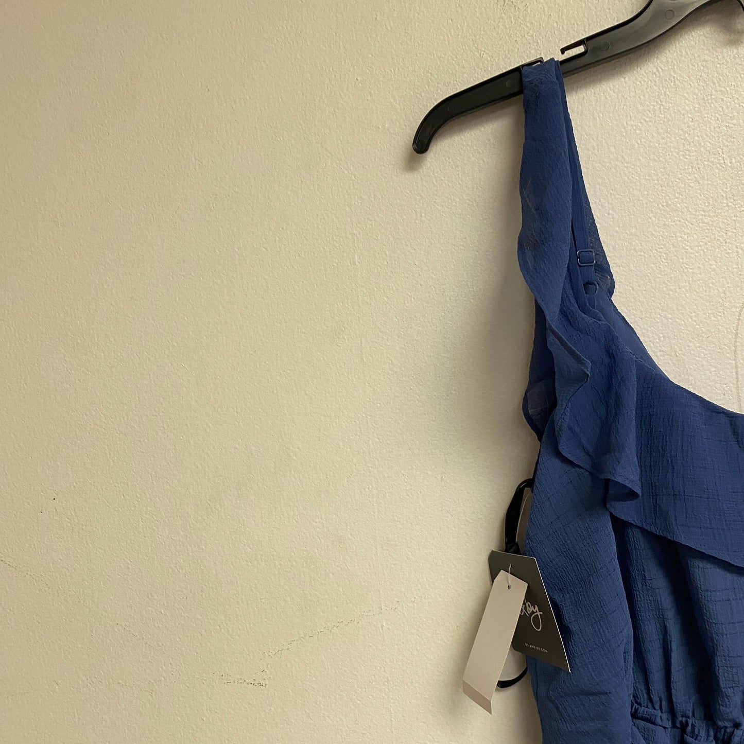 By & By Women's Casual Sheath V-Neck Ruffle Dress Size Large Color: Denim