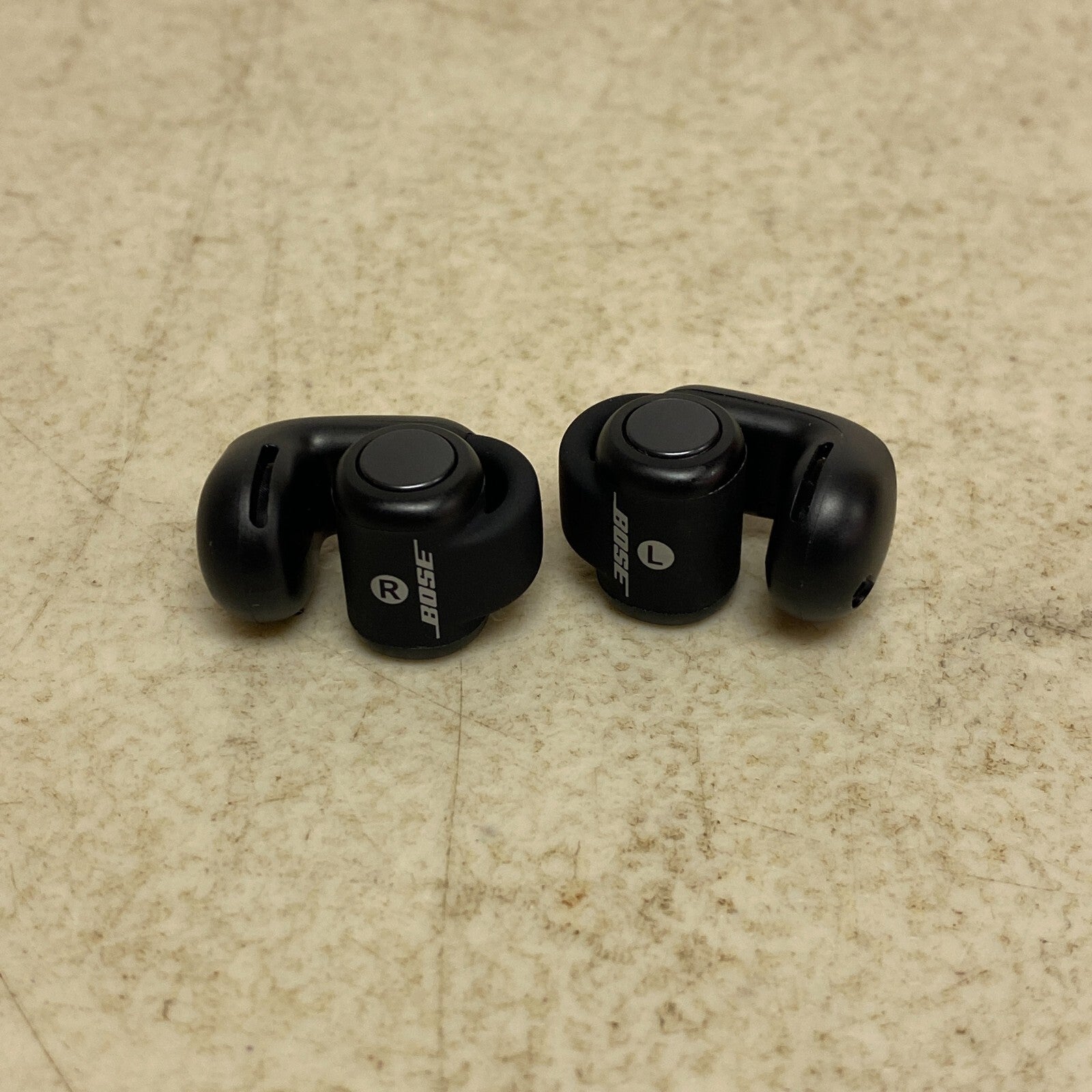 Bose Ultra Open Earbuds Black Made for iPhone | iPad ,work with Android New !!