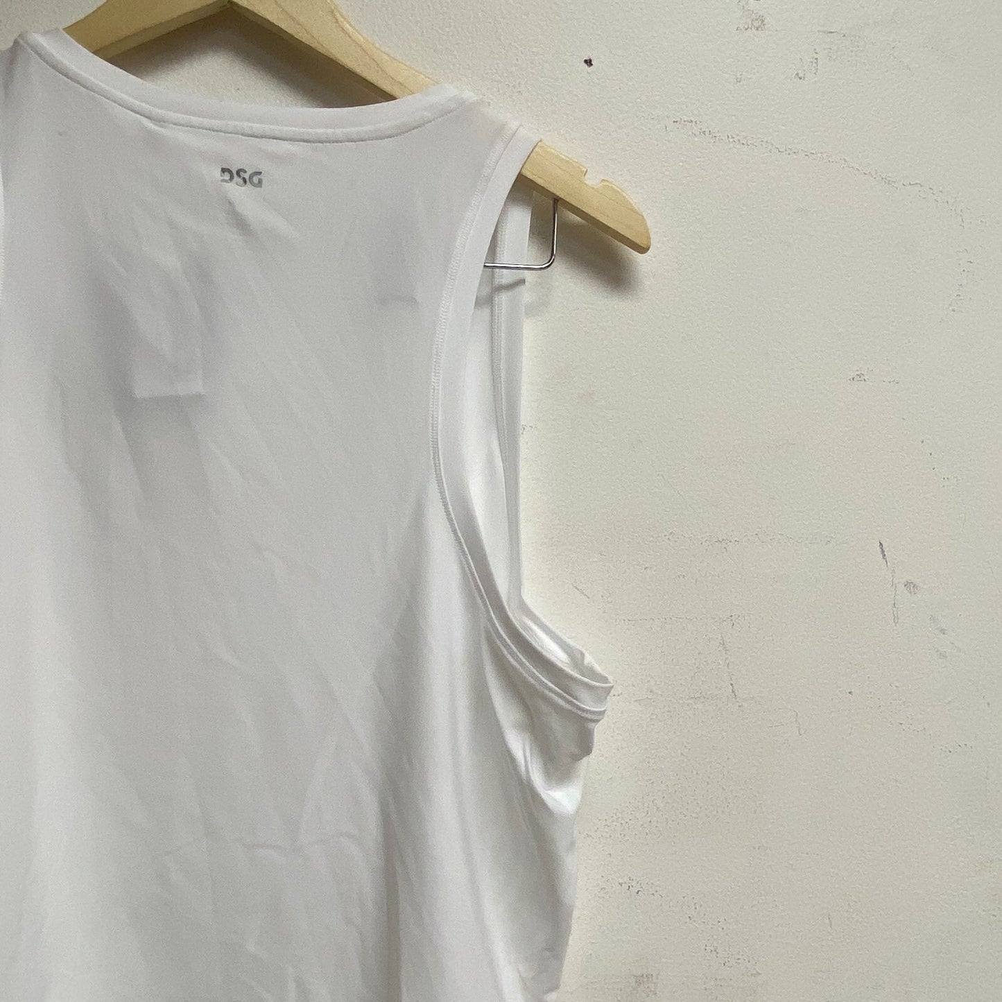 DSG Women's Cinch Relaxed Fit Tank Top Shirt Pure White Sleeveless DAW23100