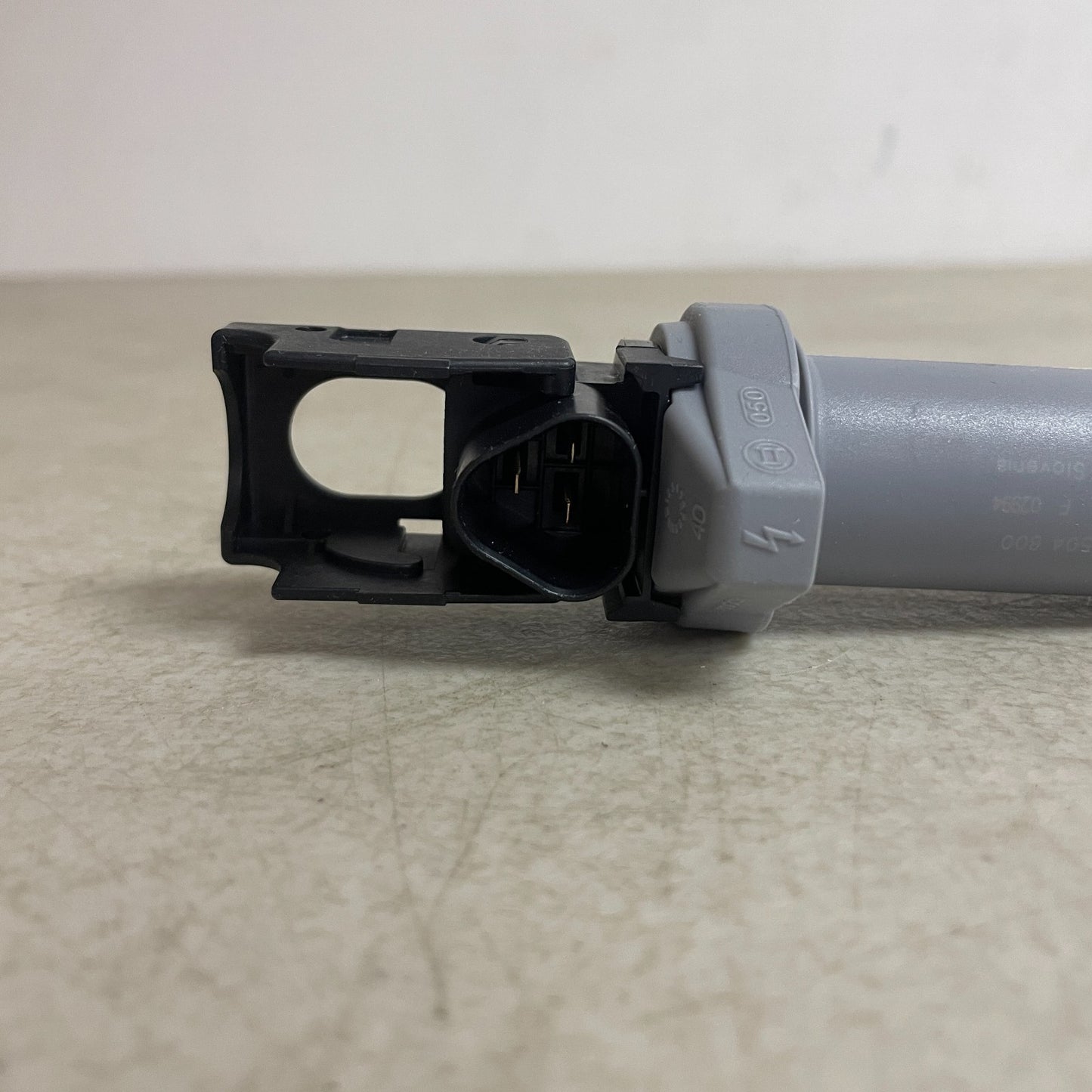 Bosch 0221504800 Ignition Coil 14V – Fits BMW / Mini / Z4 / X Series