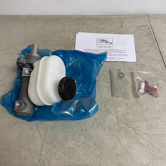 Carquest MCA390389 Brake Master Cylinder w/ Reservoir for Ford Econoline 97-02