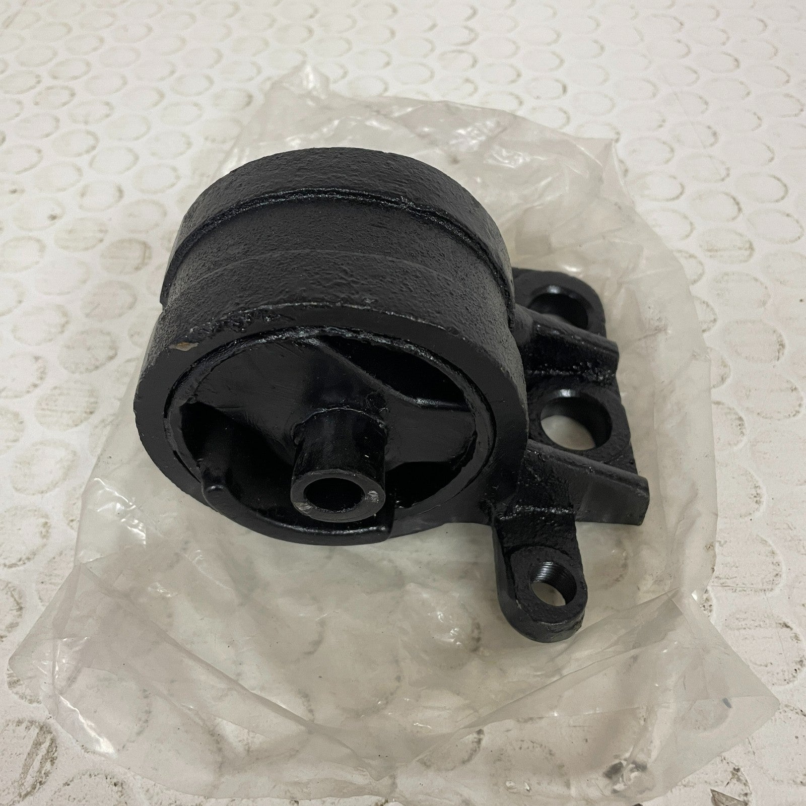 Carquest Right Engine Mount – Ford Escort 91-03, Mercury 91-99 – Model 2649