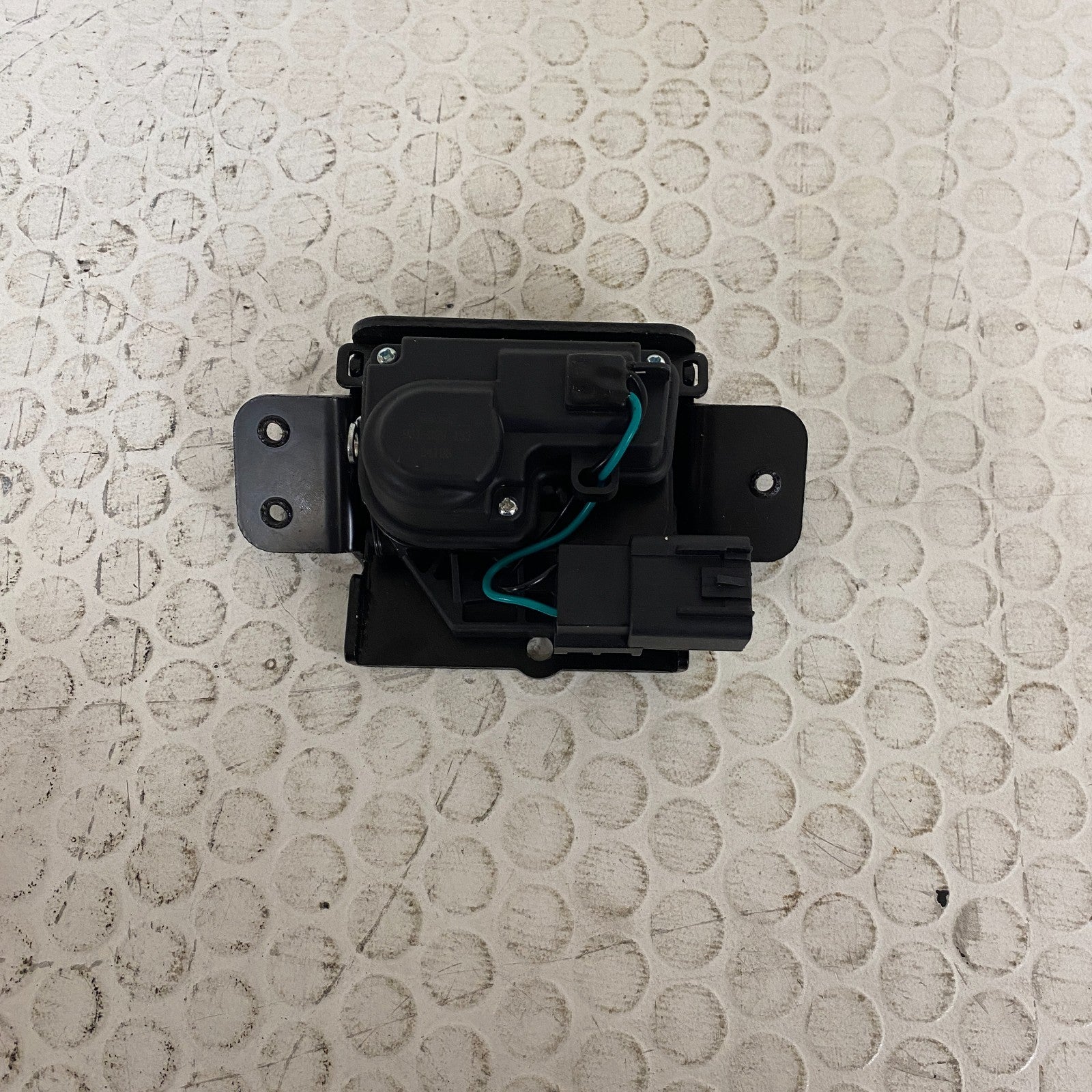 DORMAN 931-299 Liftgate Lock Actuator 07-17 GM SUV Cadillac Chevy GMC