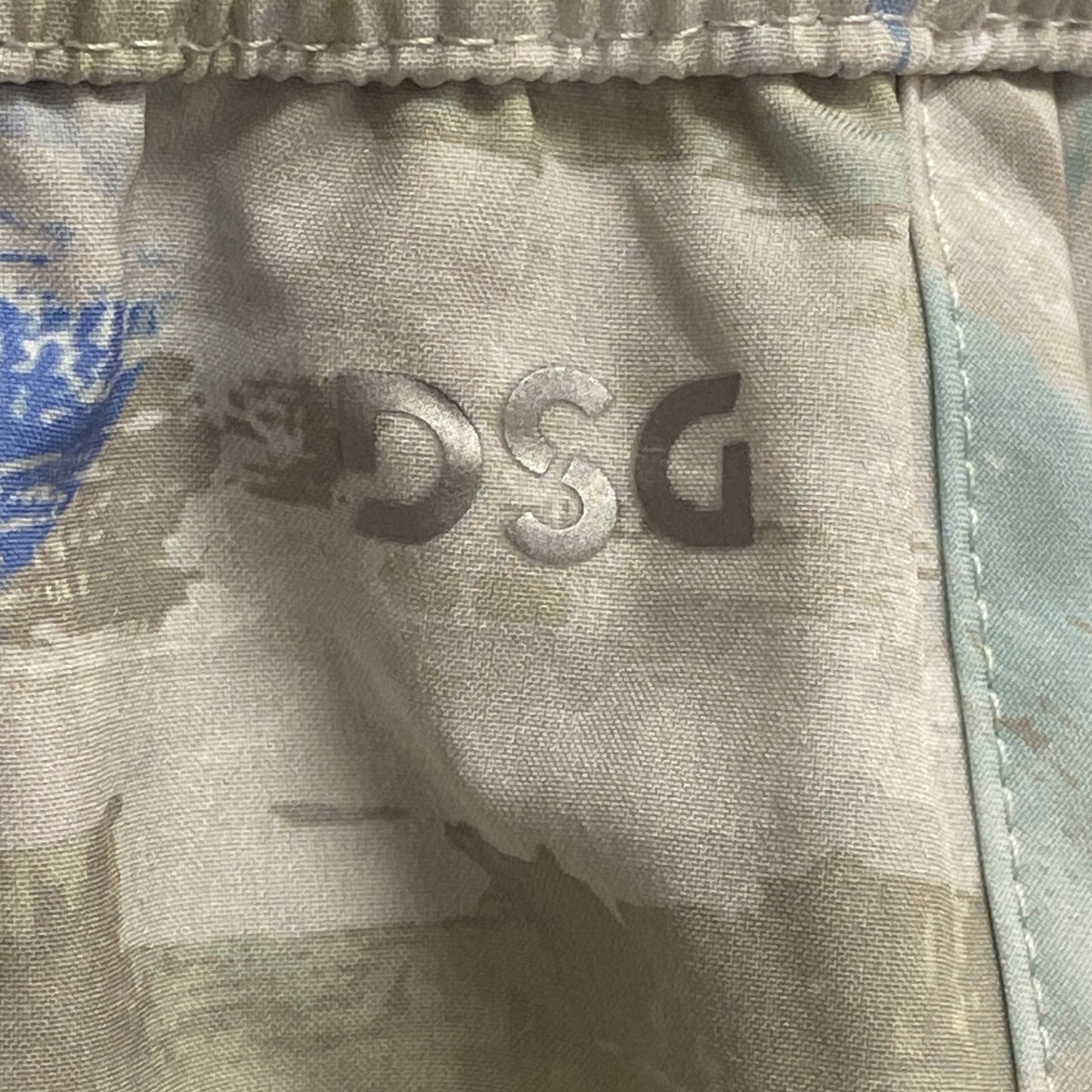 DSG Women's 3â High Rise Stride Shorts Torn Camo Faded Olive DAW12327PRTZ