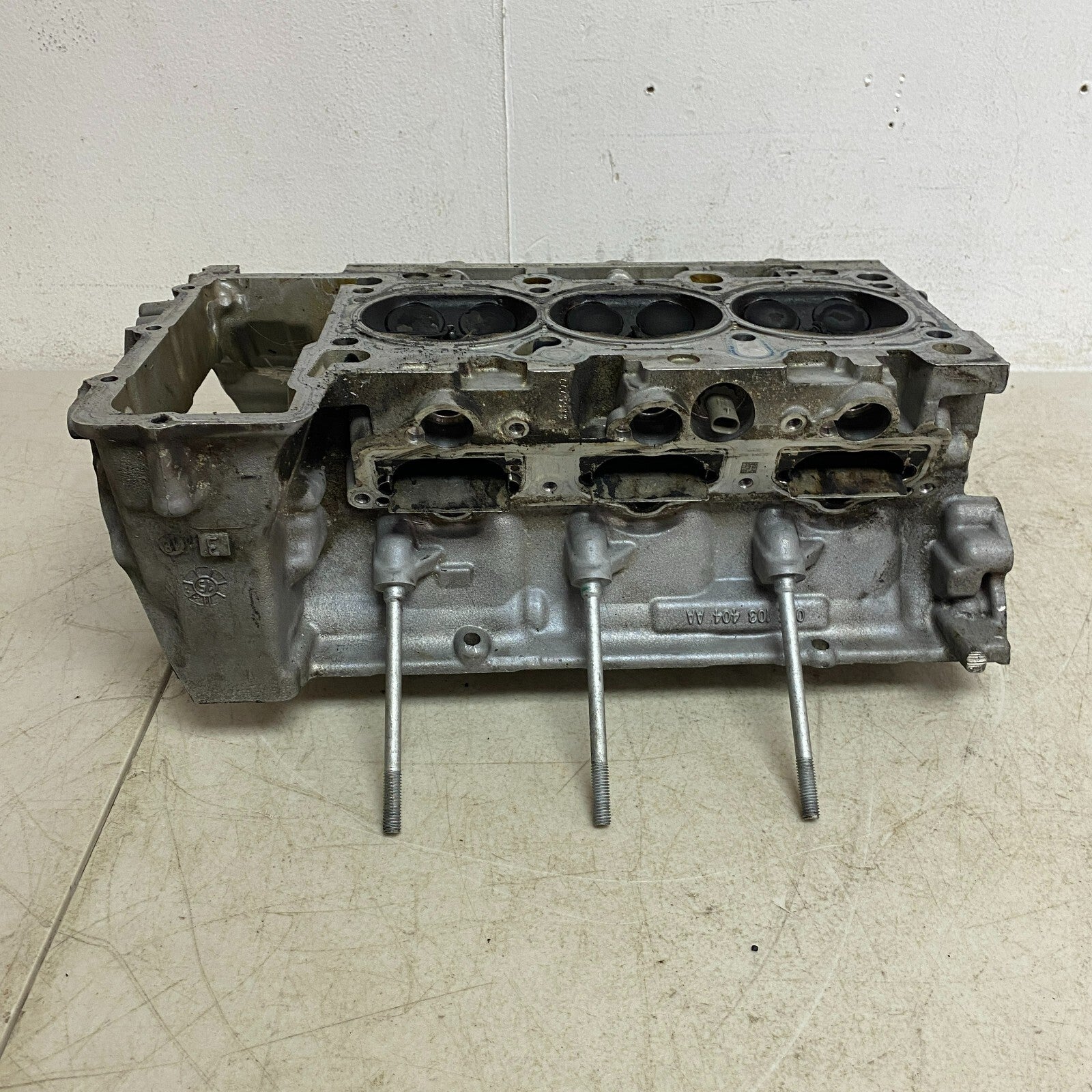 Audi PETROL ENGINE MOTOR LEFT CYLINDER HEAD 06E103404AA