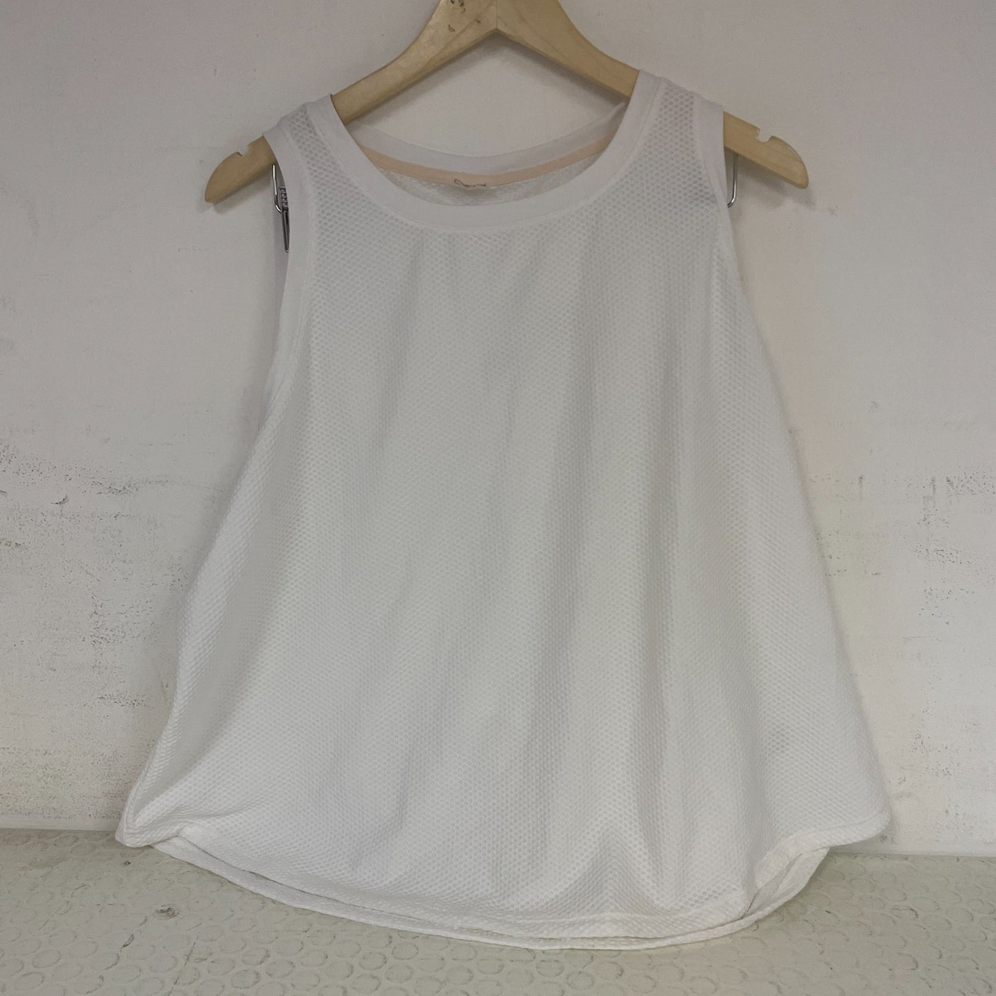 CALIA Womenâs High-Low Mesh Tank Top Pure White WAX31209 Sleeveless Activewear