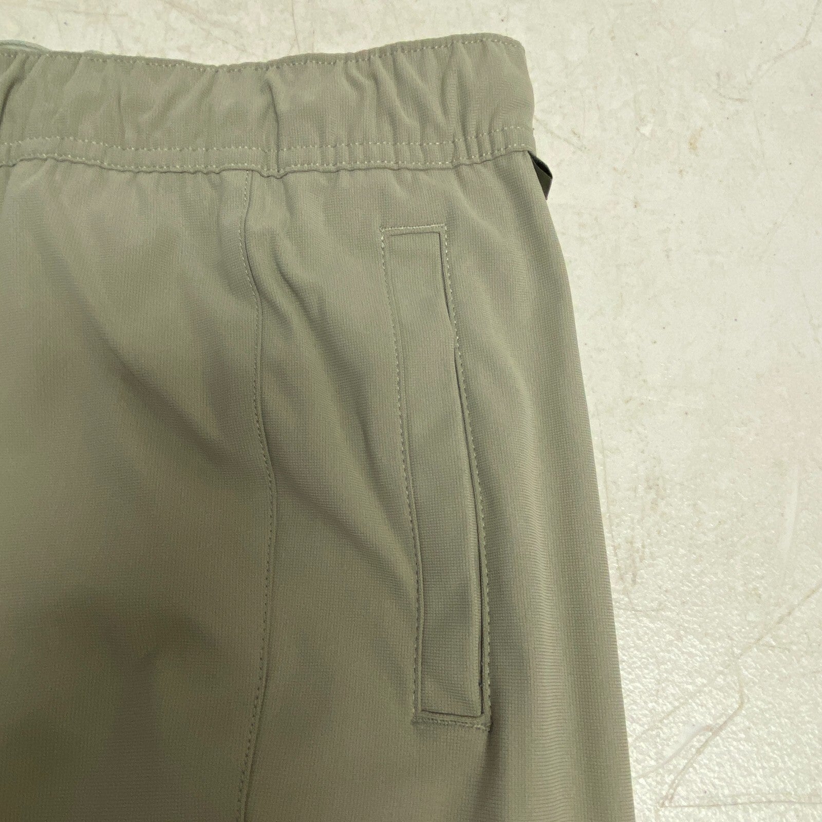 VRST Men's Limitless Trendy Cargo Slim Fit Jogger Earl Grey MAX200457 New