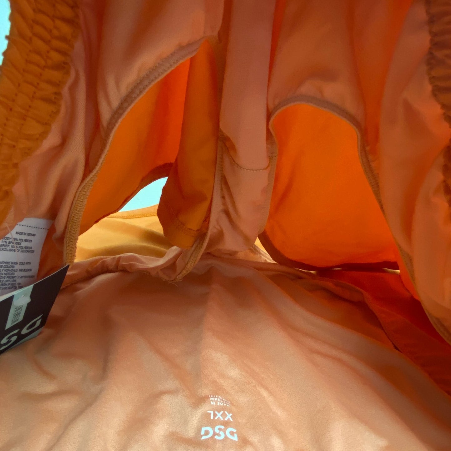 DSG Womens Stride Short Fresh Tangerine DAW39320AZ BRAND NEW