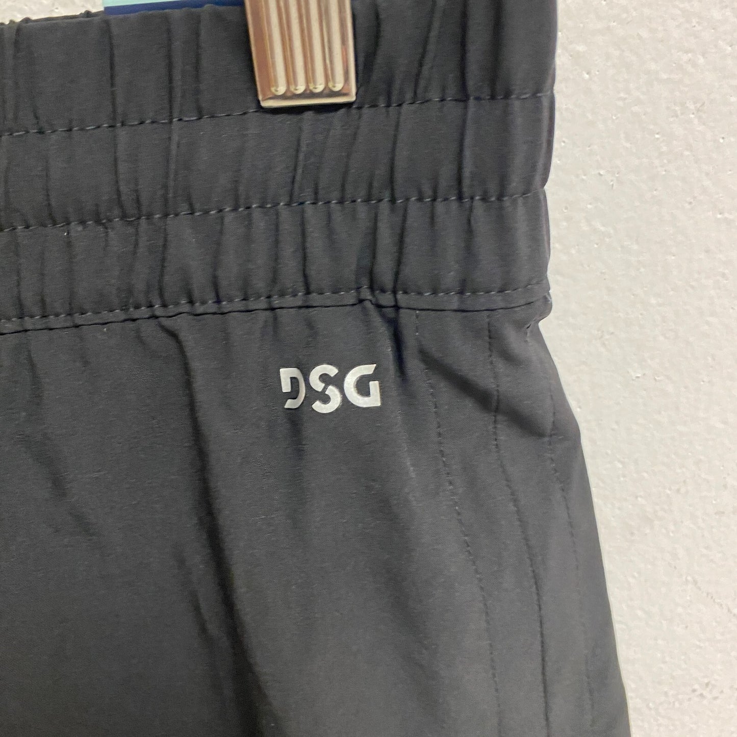 DSG Women's Mid Rise Stride Skort Pure Black Solid  DAW13123