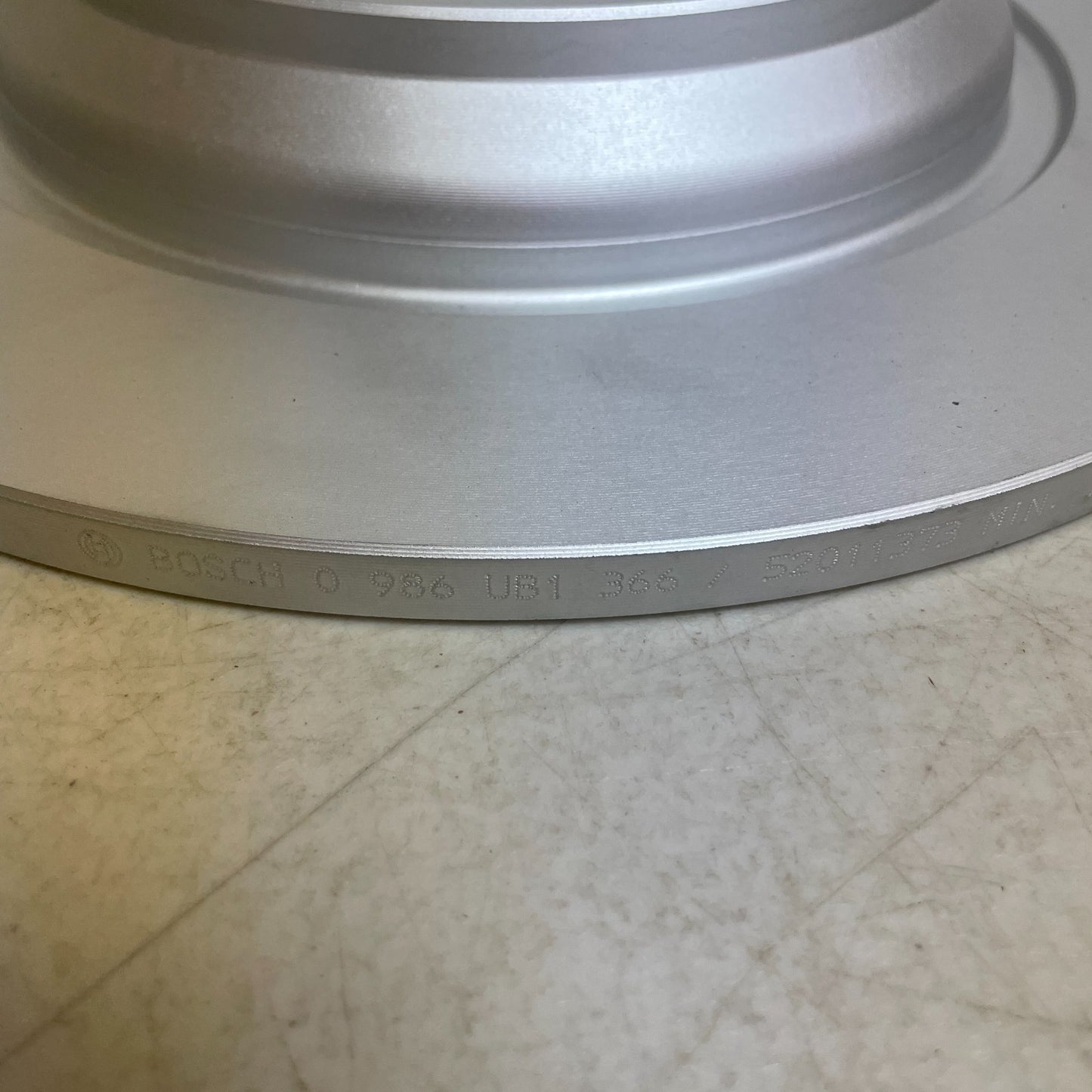 BOSCH QuietCast 52011373 Rear Brake Rotor for Volvo S60 S80 V70 XC70