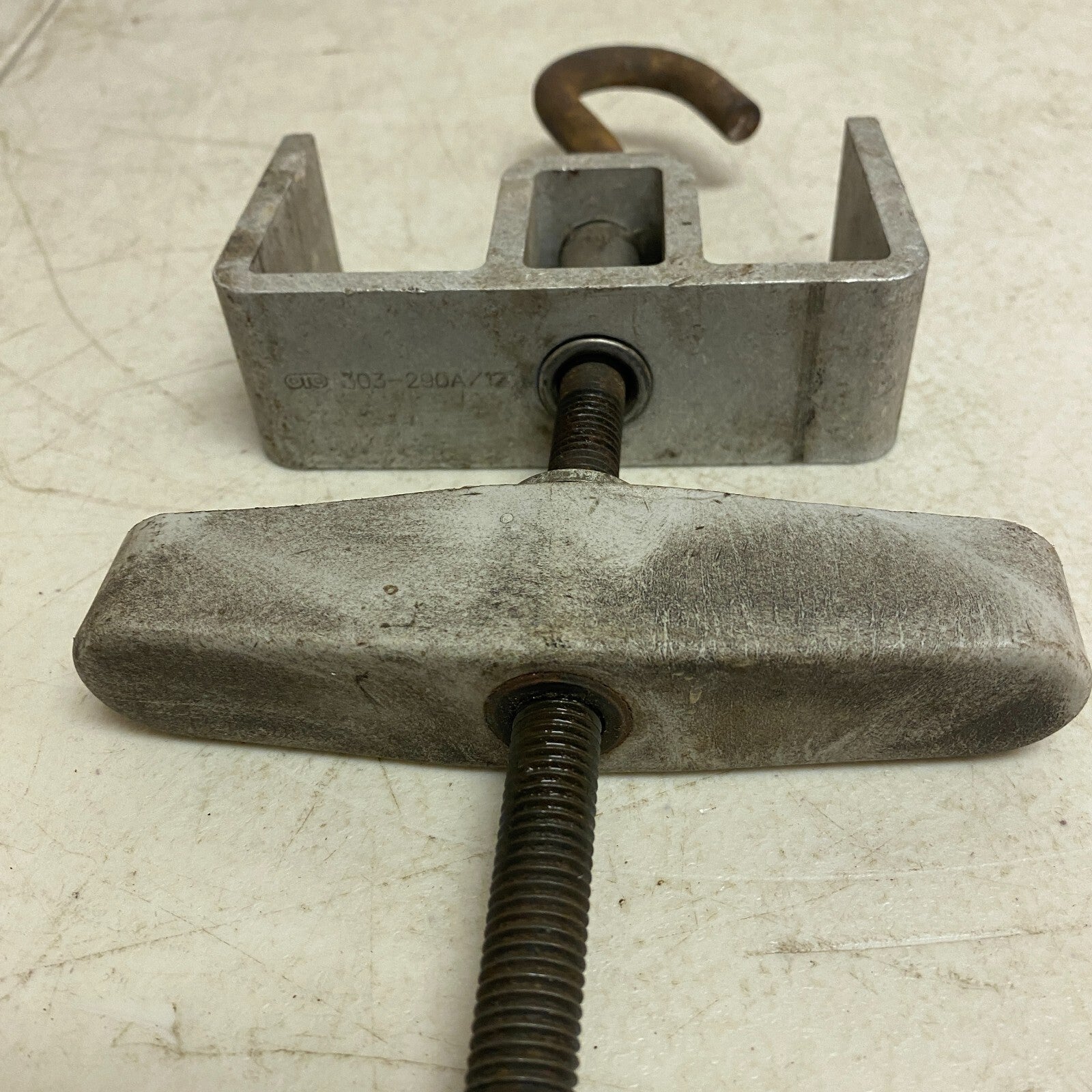 Rotunda for Ford Adapter For 303-290A (Support Hook)  303-290A/12