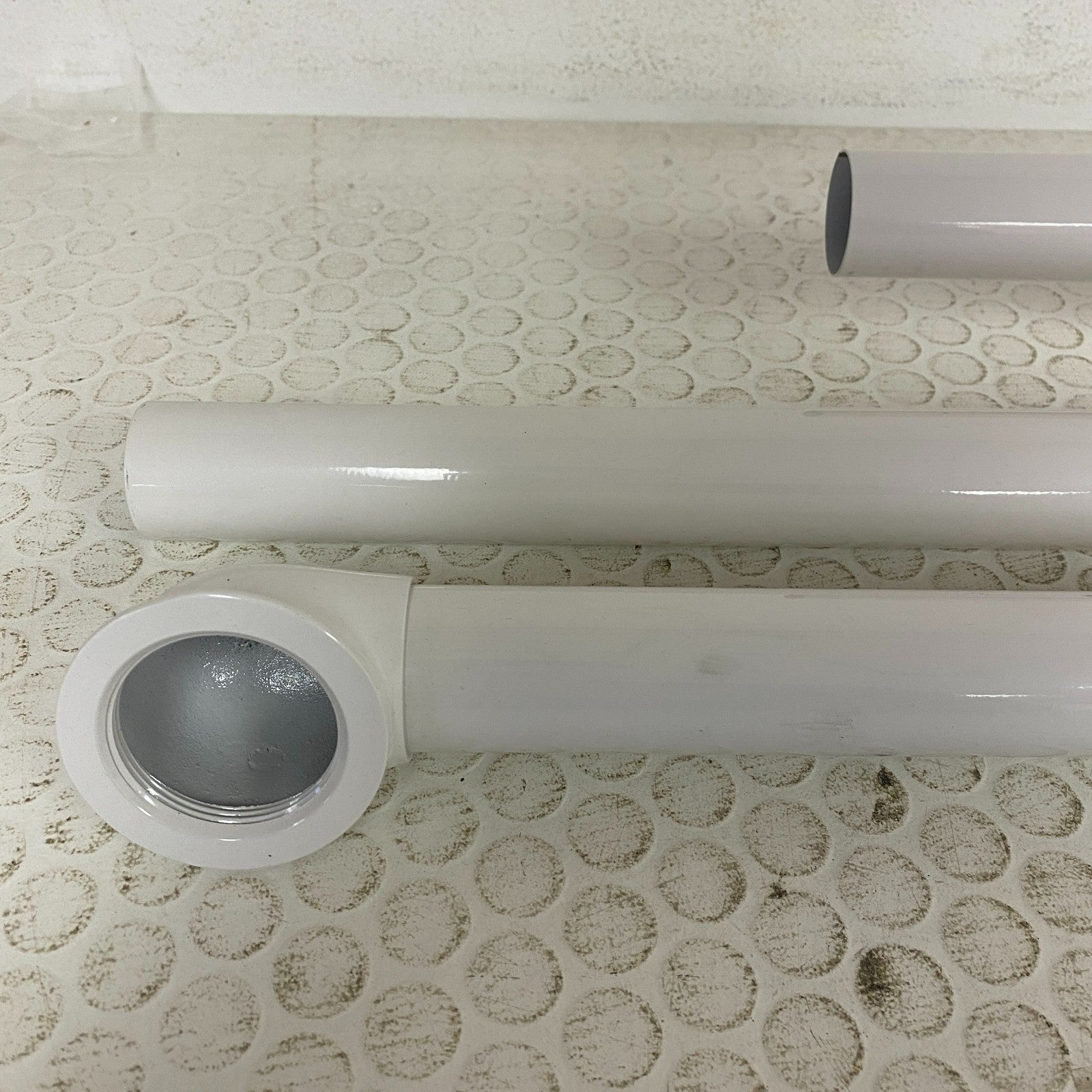 Signature Hardware 1-1/2" Tub Drain with Ball Swivel Overflow HP-004A-WHT-U