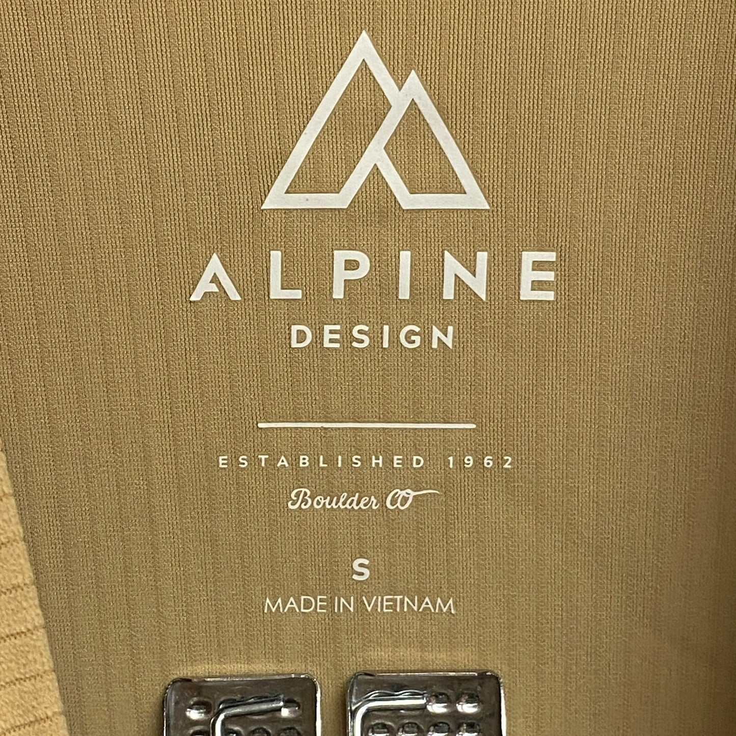 Alpine Design Womens Â½ Zip Half Sleeve Utility Khaki ADW13196