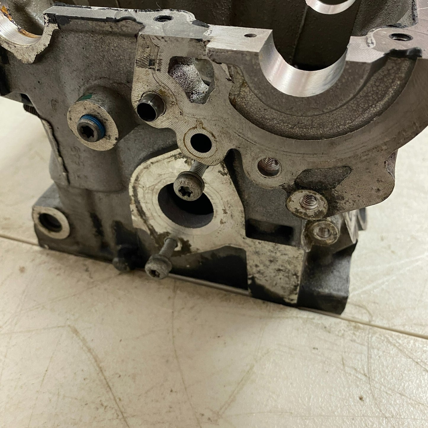 Audi PETROL ENGINE MOTOR LEFT CYLINDER HEAD 06E103404AA