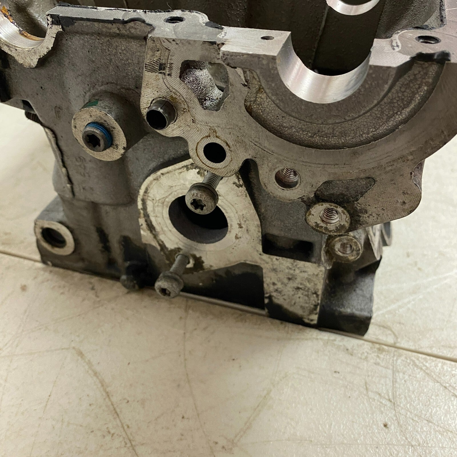 Audi PETROL ENGINE MOTOR LEFT CYLINDER HEAD 06E103404AA