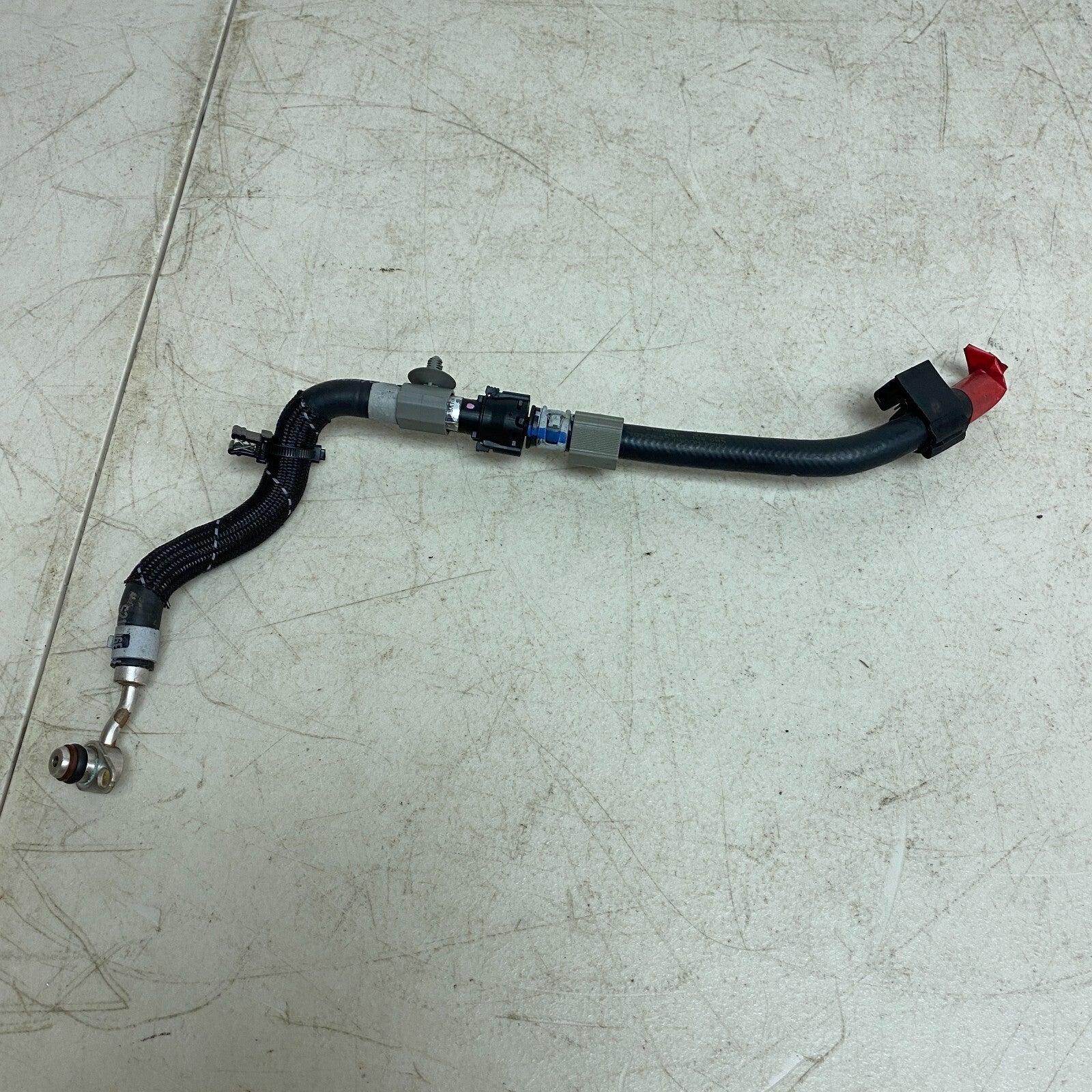 AUDI A4 B8 Fuel Hose 06E127513AD OEM