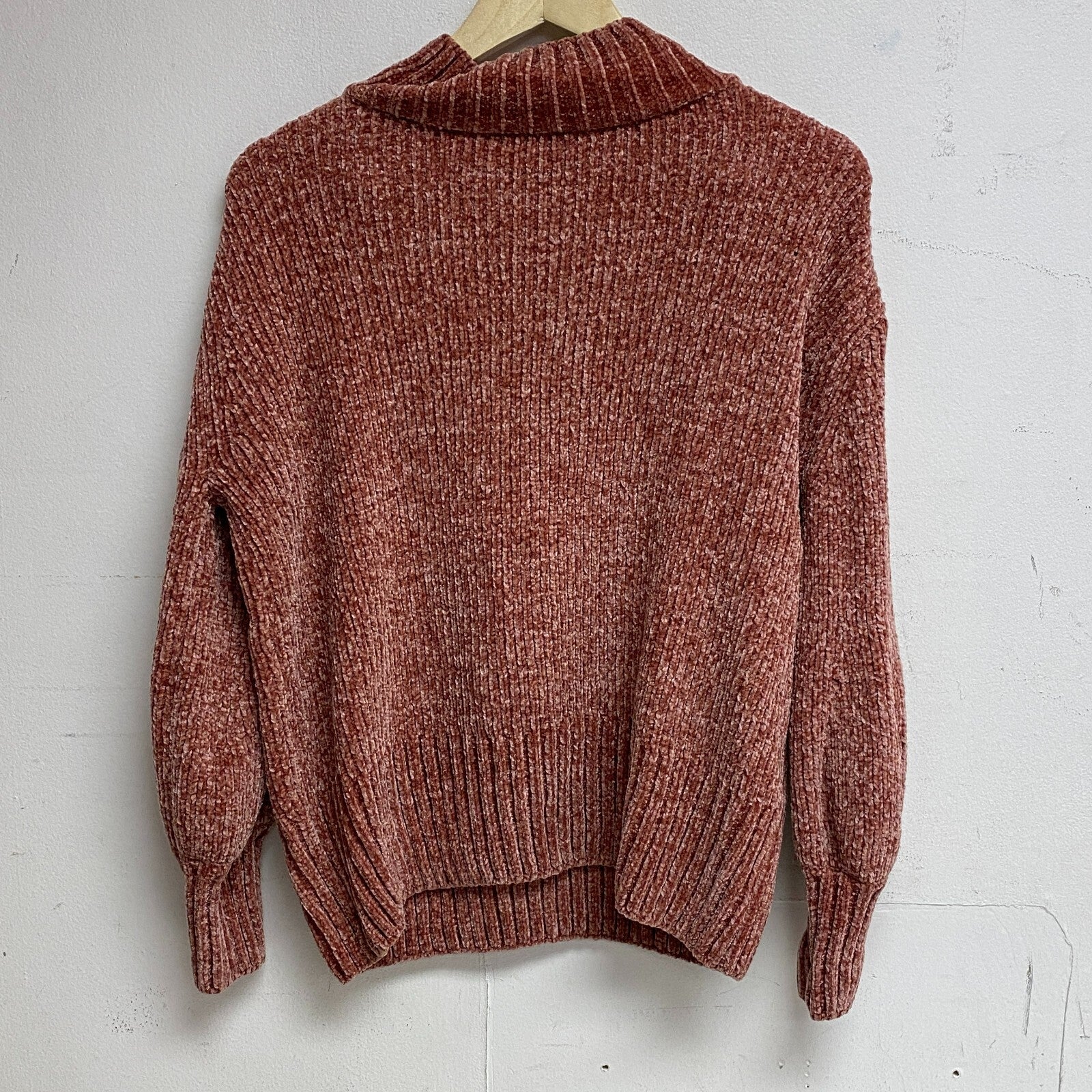 CYNTHIA ROWLEY Womens Small Turtle Neck Plush Sweater Top Pullover Pink Size M