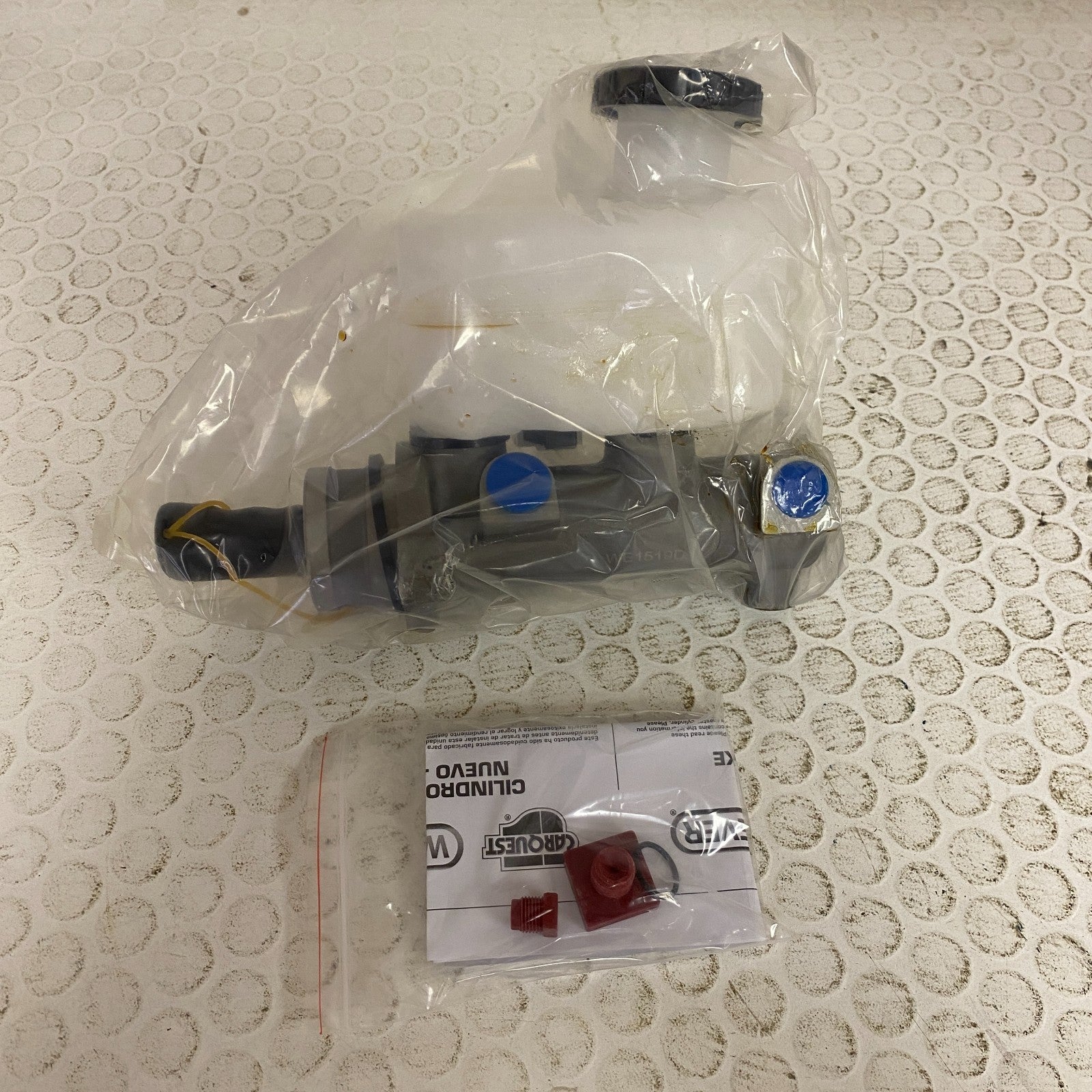 CARQUEST Wearever Brake Master Cylinder 1.125″ Bore w/ Reservoir MCA390392