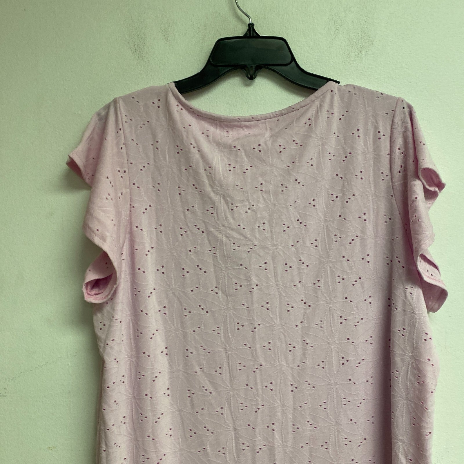 Stella Parker Women's Eyelet Flutter Sleeve Dress Size Large Color: Calm Pink