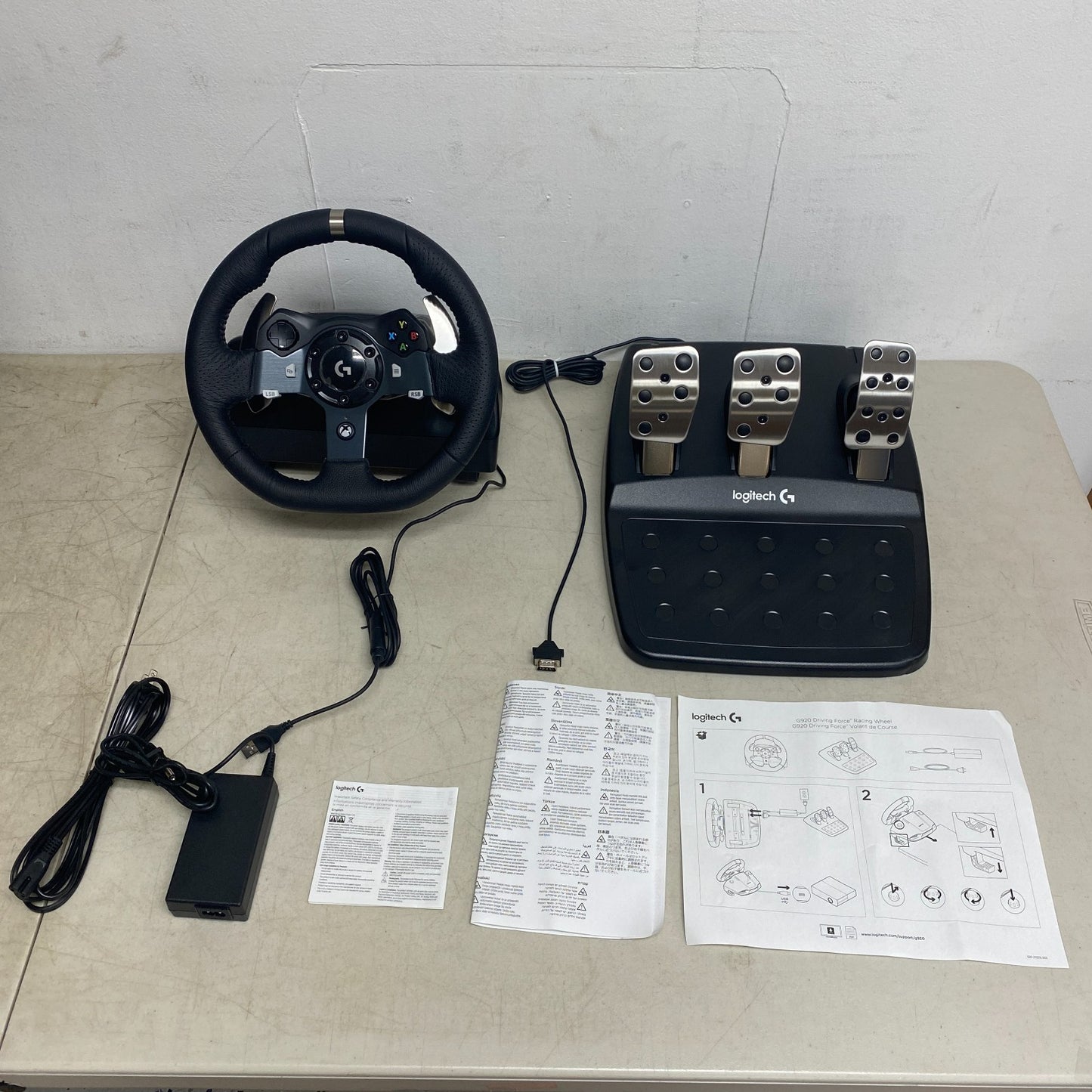 Logitech G920 Driving Force Racing Wheel & Pedals for Xbox Series X|S, Xbox