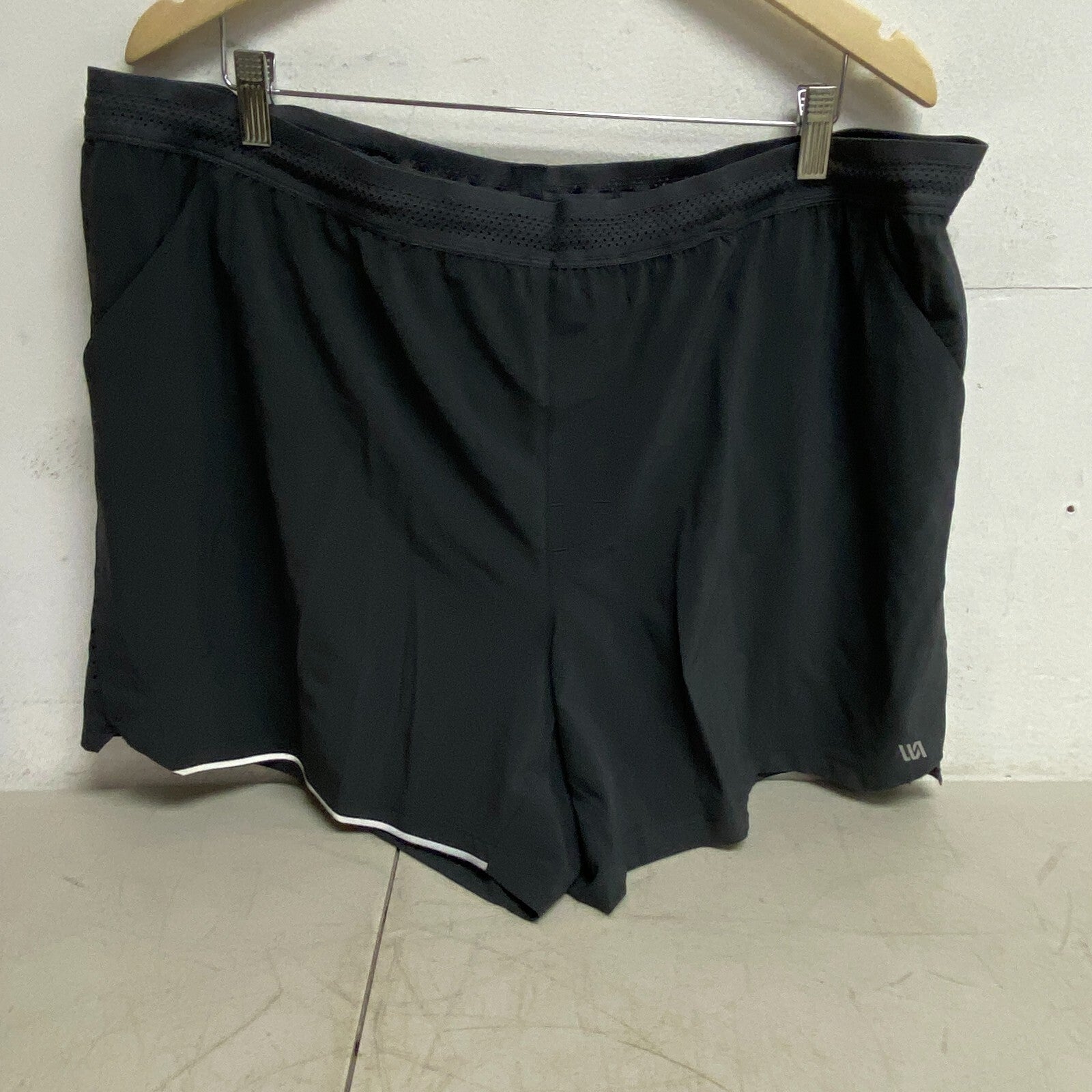 VRST Men's 5â Enthusiast Relaxed Trendy Run Short Graphic Charcoal MAX100420