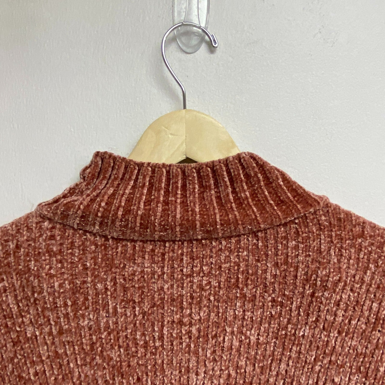 CYNTHIA ROWLEY Womens Small Turtle Neck Plush Sweater Top Pullover Pink Size M