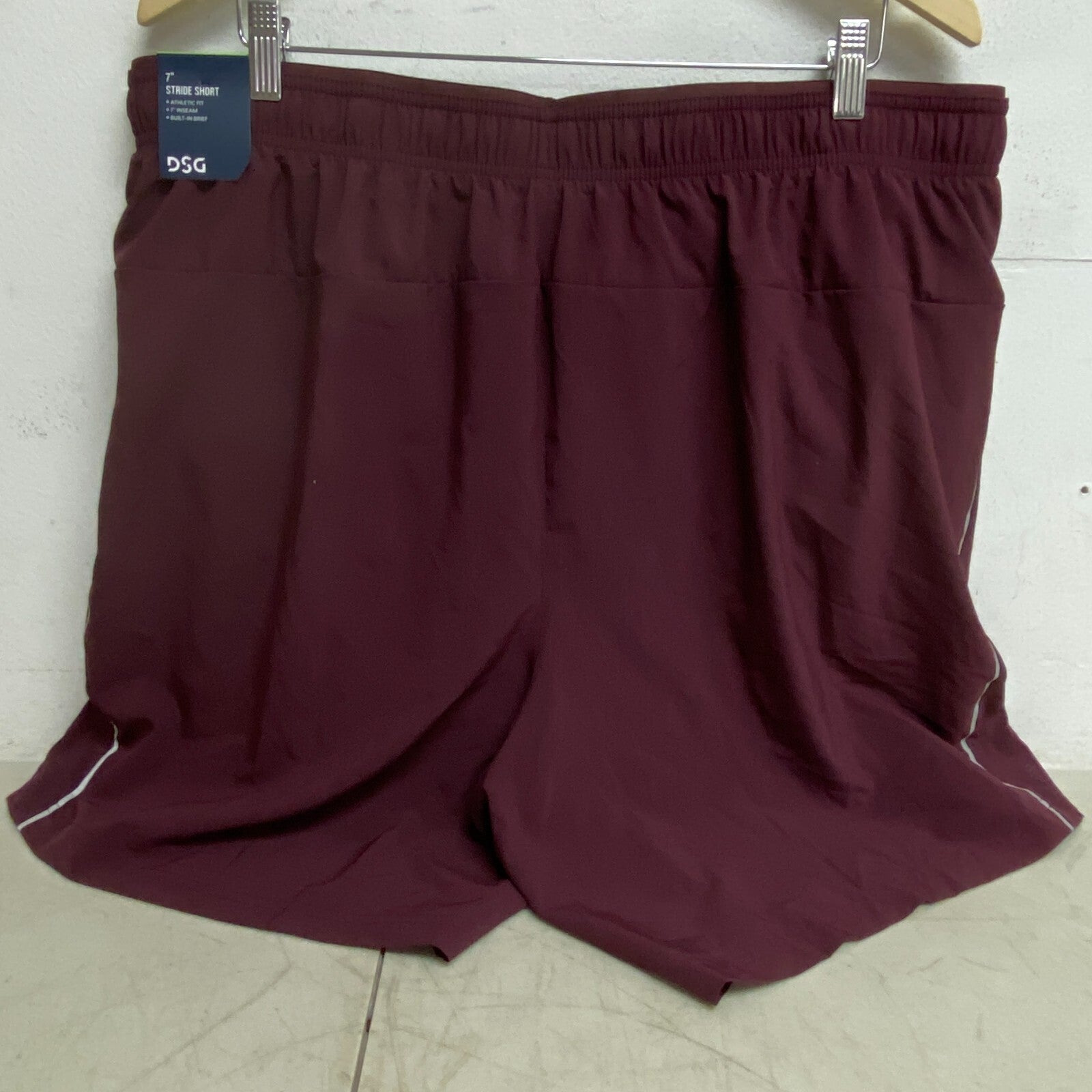 DSG Men's 7" Stride Run Short Team Burgandy DAM21202 RAND NEW