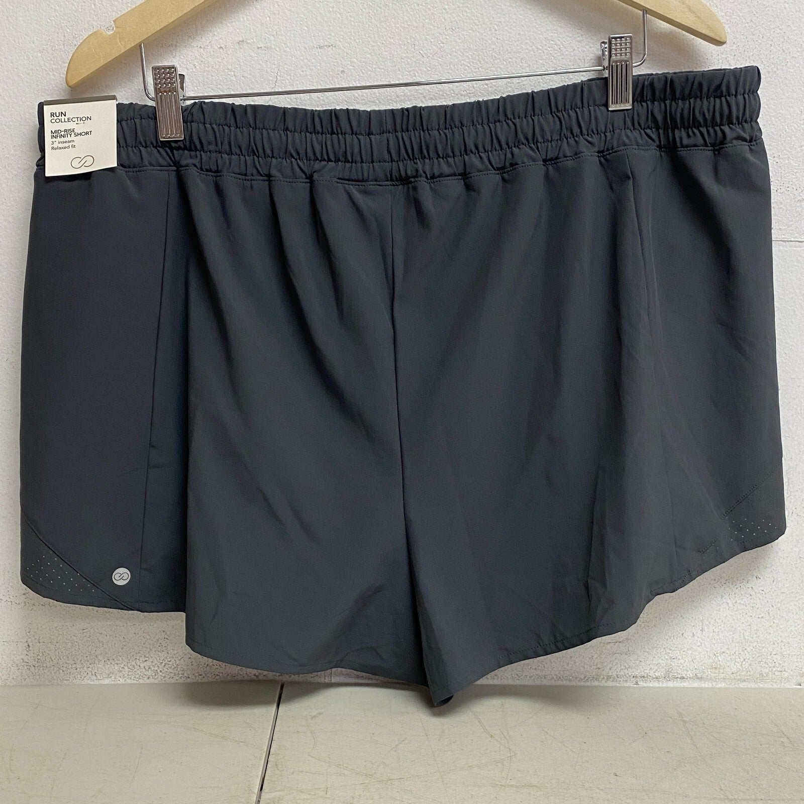 CALIA Women's 3 in Relaxed Mid Rise Carbon Grey Infinity Run Short WAX12336