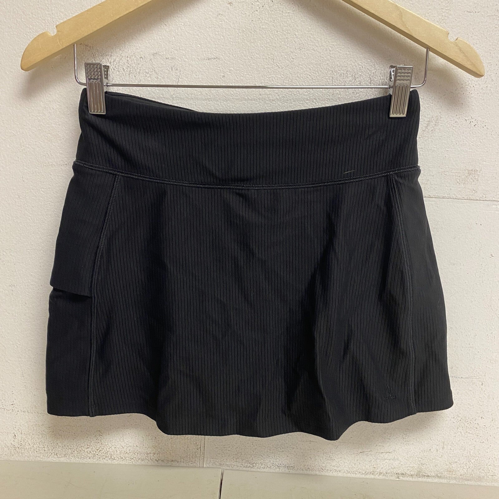 Alpine Design Women's Relaxed Fit High Rise Ribbed Skort Pure Black ADW13809