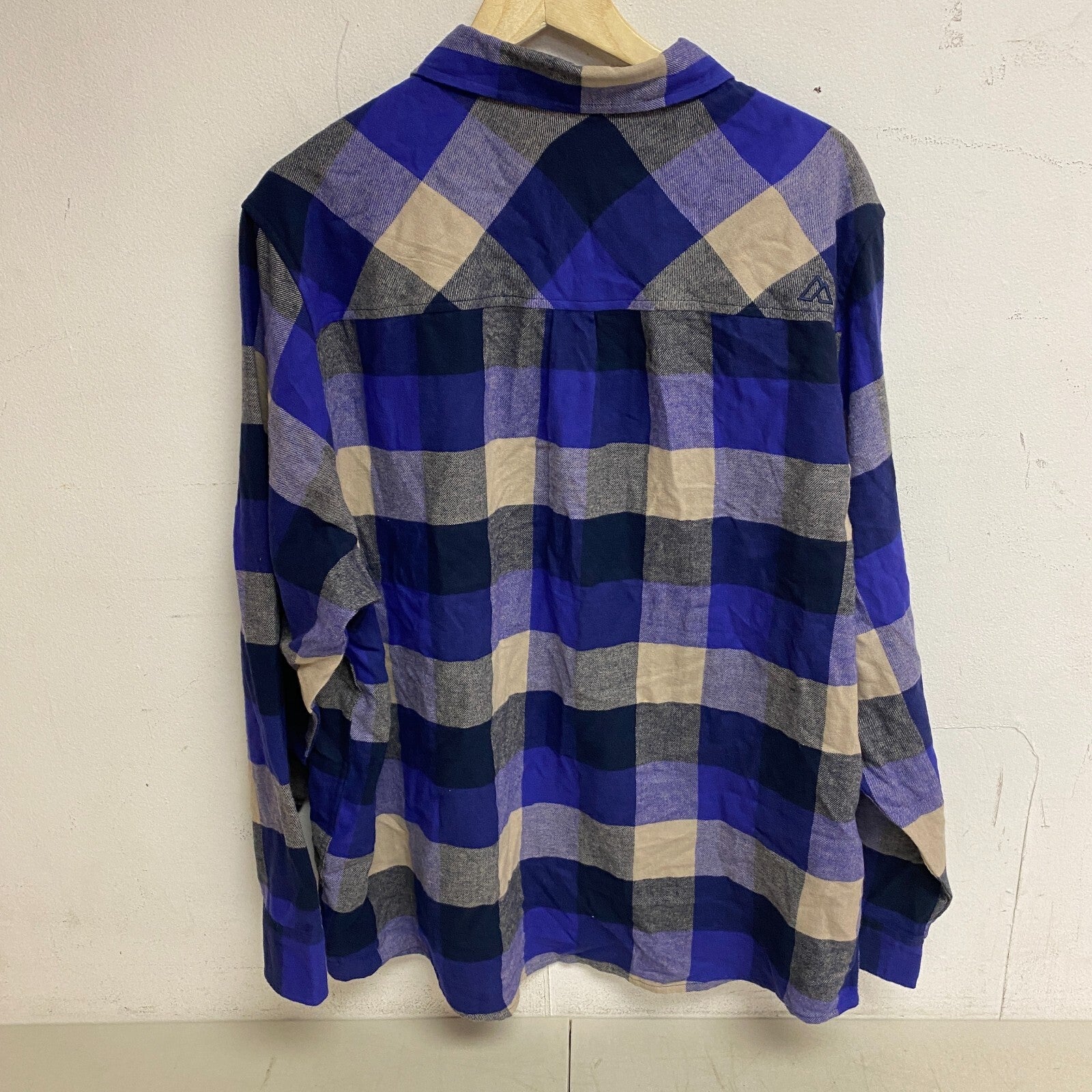 Alpine Design Men's AD M Brushed Flannel Dark Blue Three Block Plaid T-Shirt New