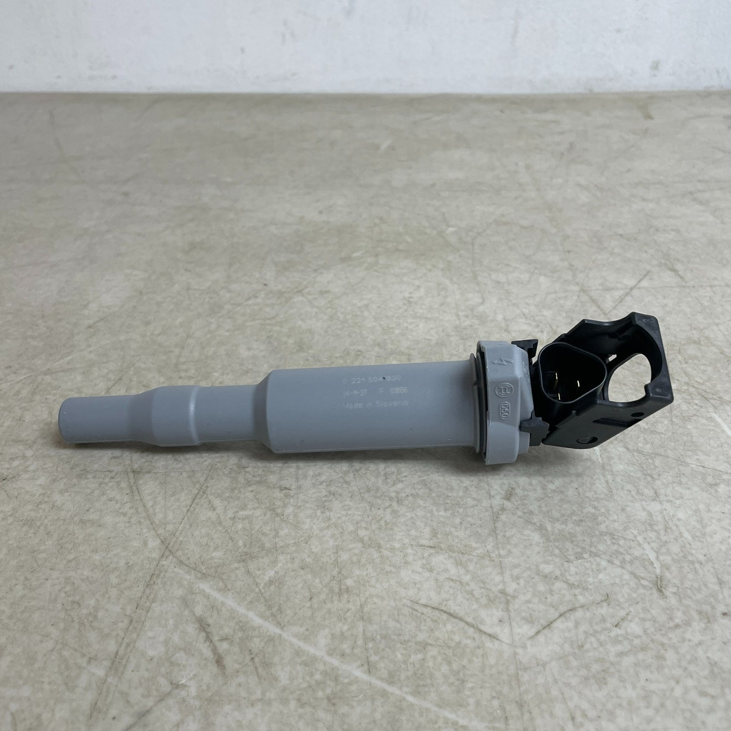 BOSCH 0221504800 Ignition Coil OE Replacement Single for BMW MINI
