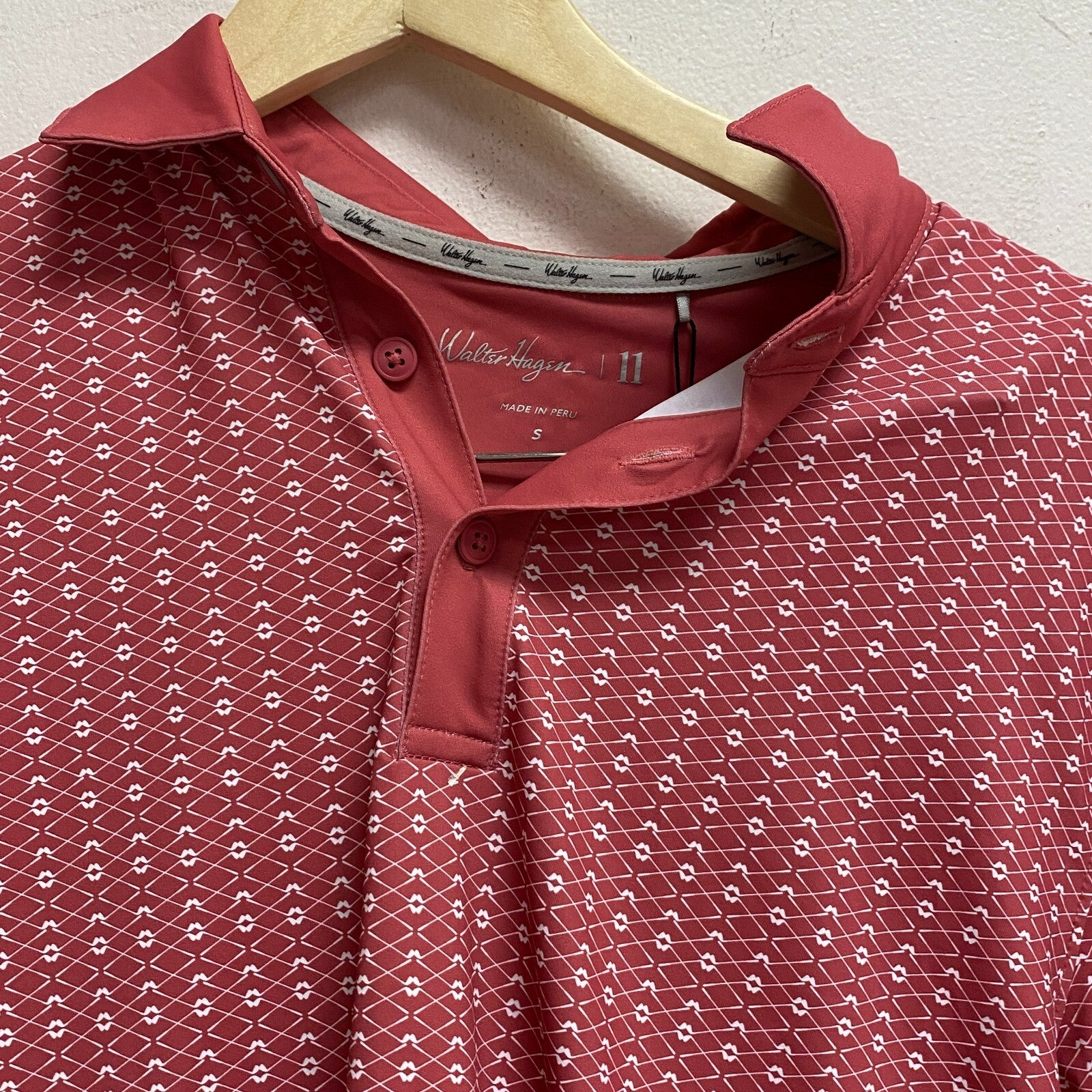 Walter Hagan Mens P11 Geo Club Print Polo Geo Club Dark Coral MGA11476