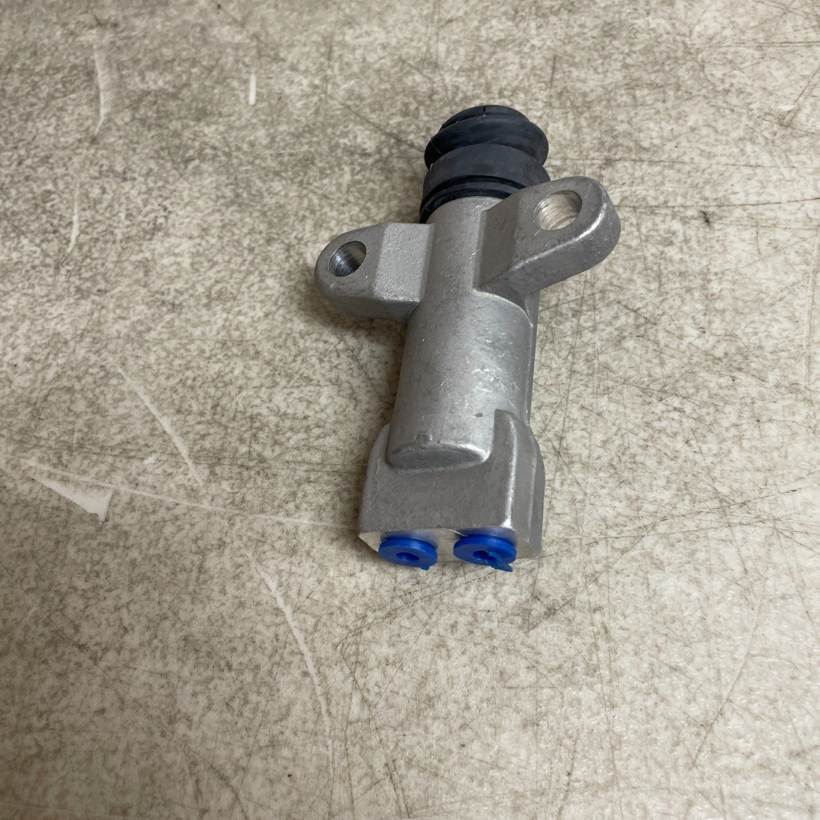 DORMAN CS37680 Clutch Slave Cylinder External Metal Body 88'-92' Toyota Corolla