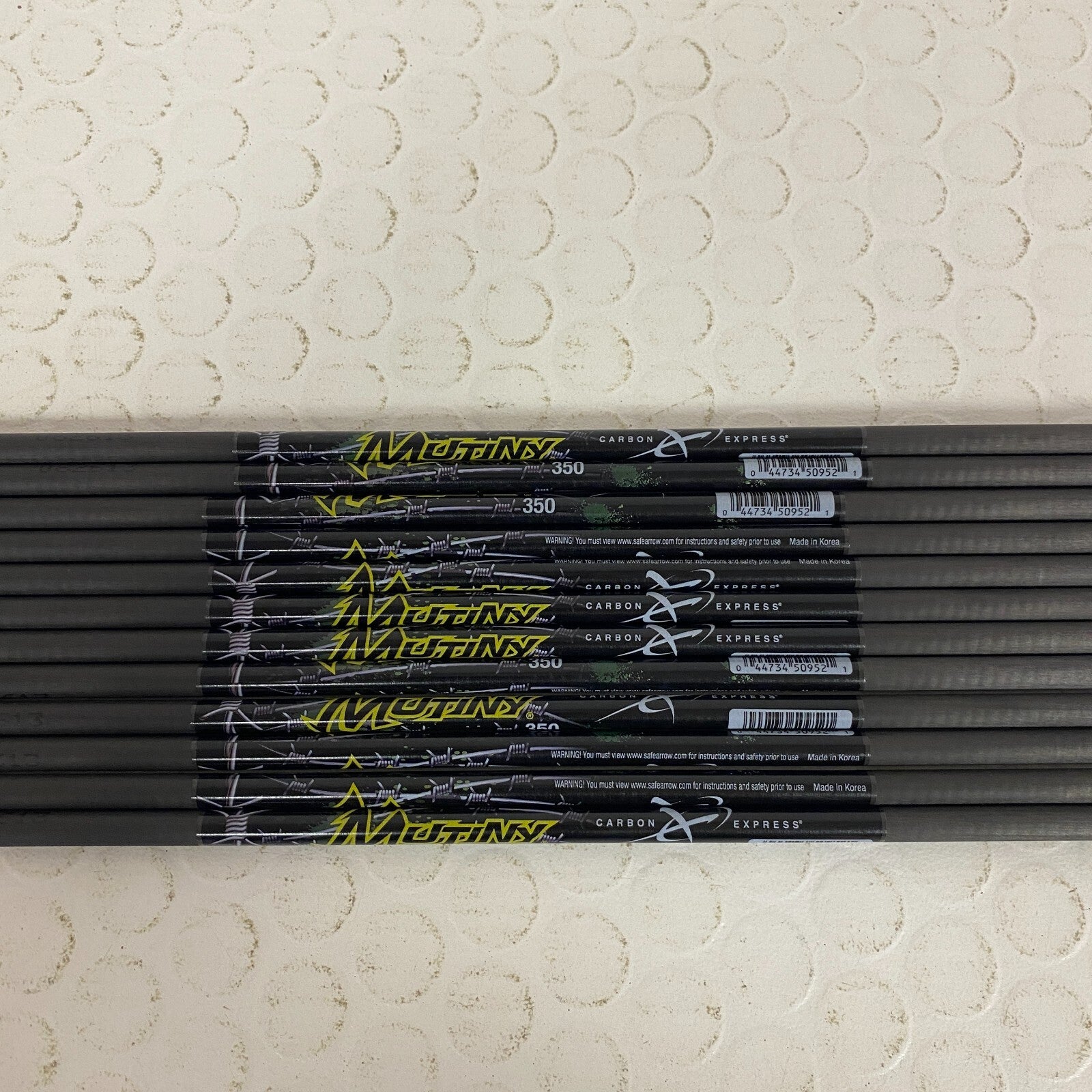Carbon Express Mutiny Arrow Shaft Size 350 Carbon 12 Pack