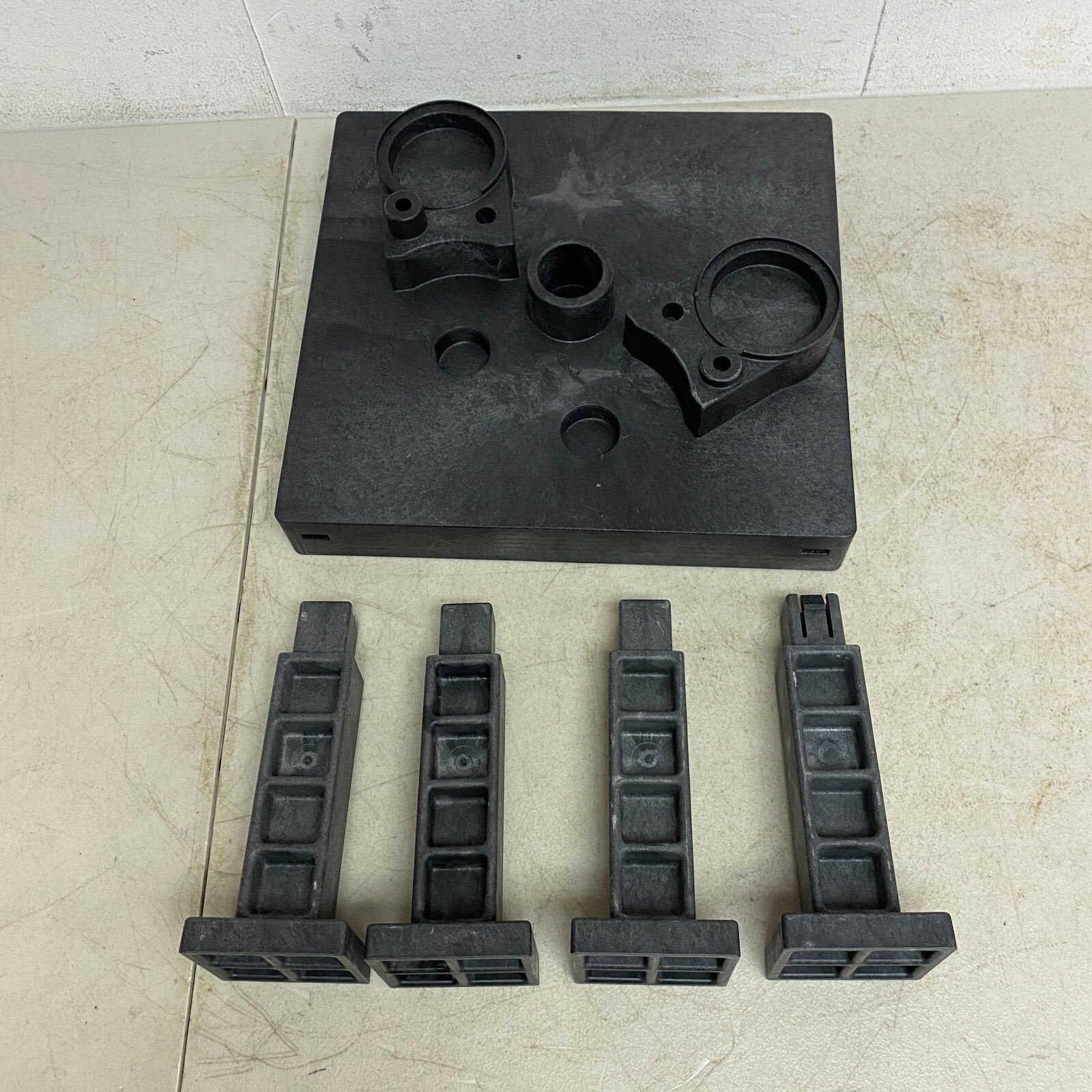 Rotunda Assembly Table DPS6 (2 of 5 Parts) 307-680/1