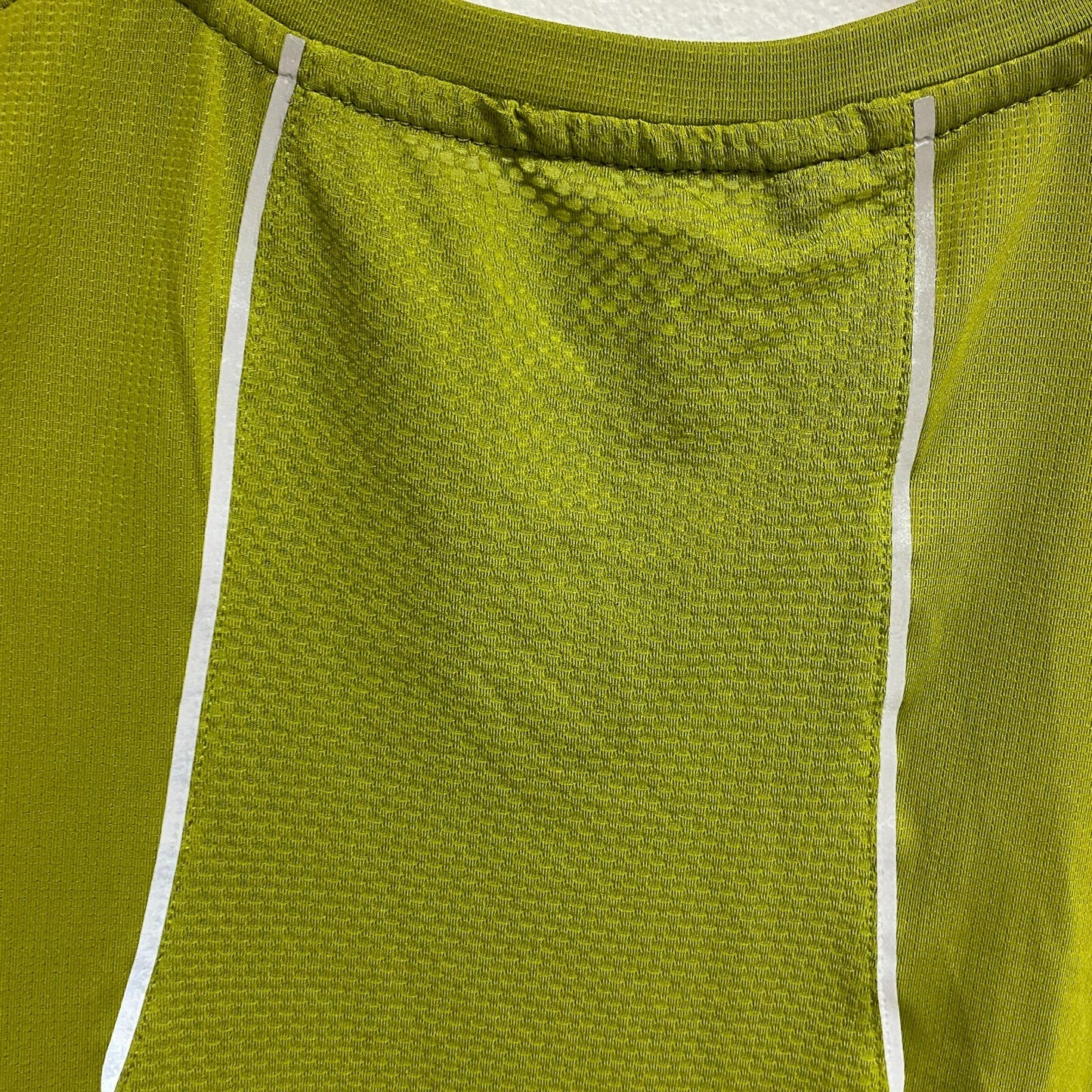 VRST Men's Accelerate Tank Bright Moss MAX231522 Sporty Fitness Training Gym
