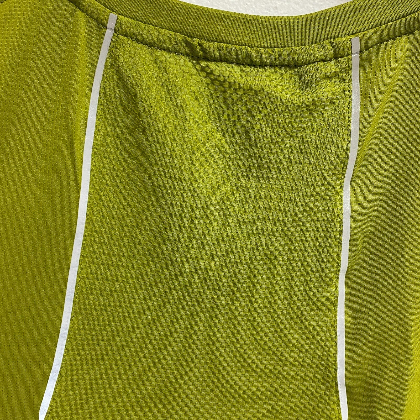 VRST Men's Accelerate Tank Bright Moss MAX231522 Sporty Fitness Training Gym