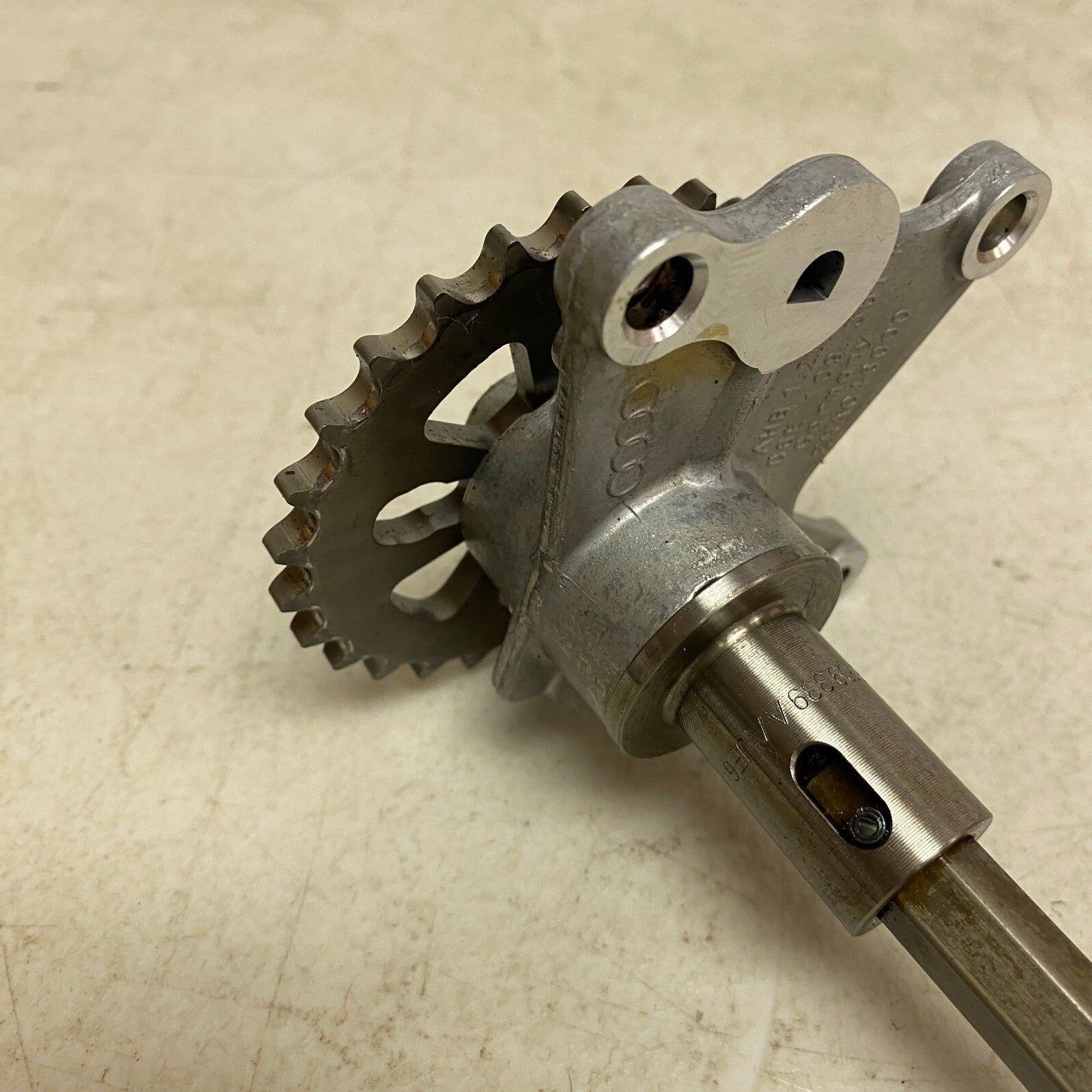 Audi Oil Pump Drive Shaft Plate Gear 2005-2011Audi A4 A6 BKH 3.2 V6 06E 109 361F