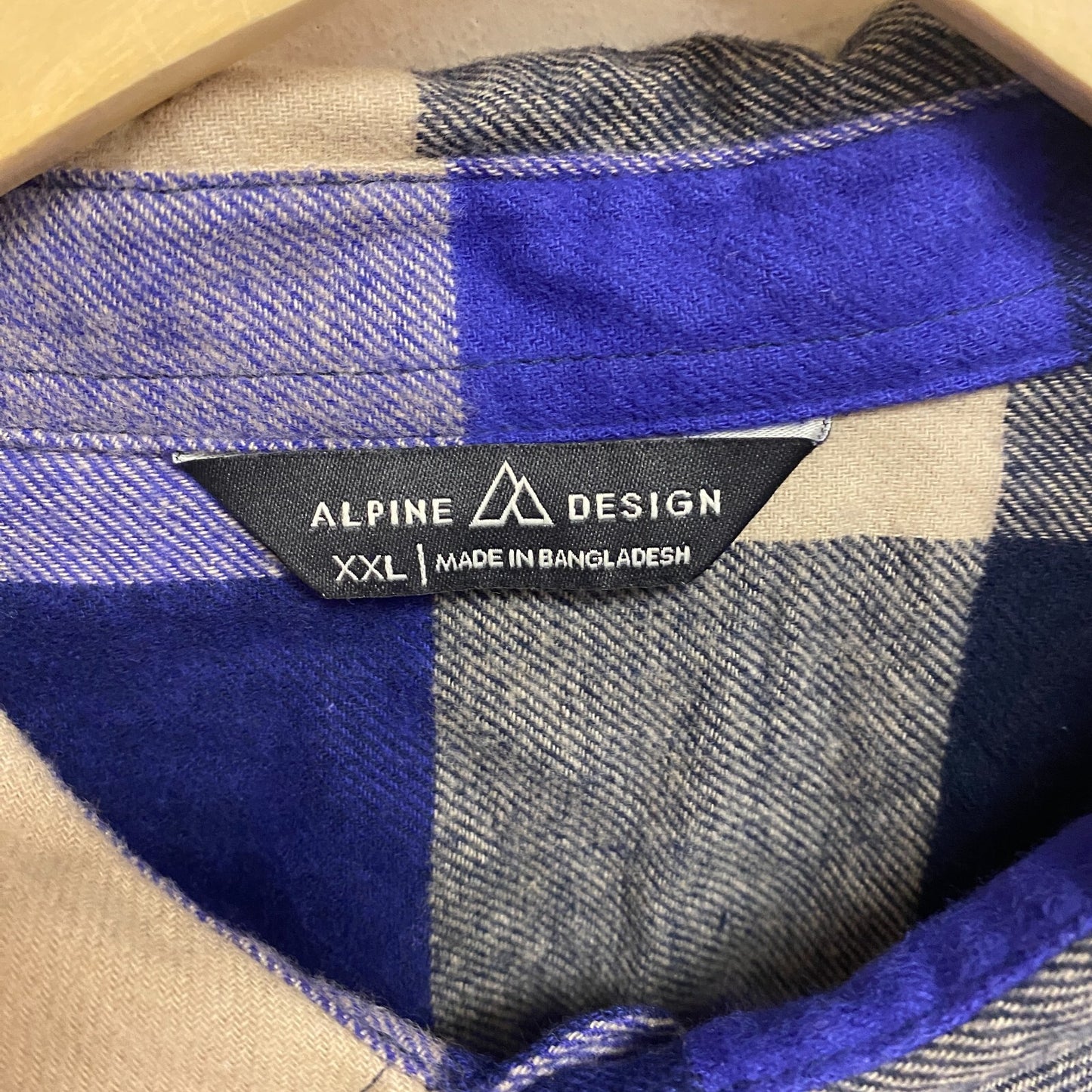 Alpine Design Men's AD M Brushed Flannel Dark Blue Three Block Plaid T-Shirt New