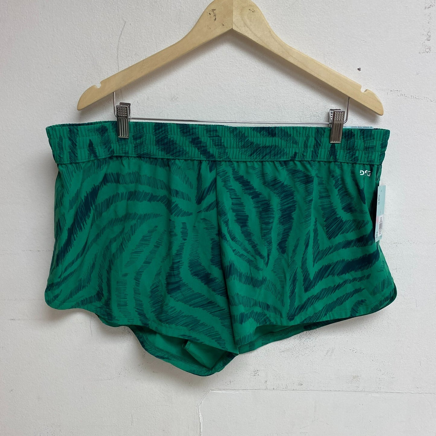 DSG Women's 3" Stride Shorts Trippy Zebra Green Stylish DAW39320APRTZ