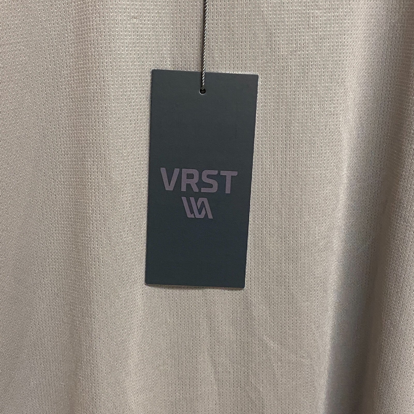 VRST Mens Accelerate Tee Silver Shadow Short Sleeve MAX231521 BRAND NEW