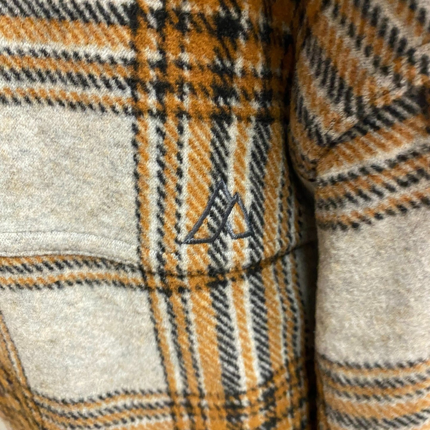 Alpine Design Men's AD M Wanderful Button Up Plaid Grey Montawk Plaid ADM23201P