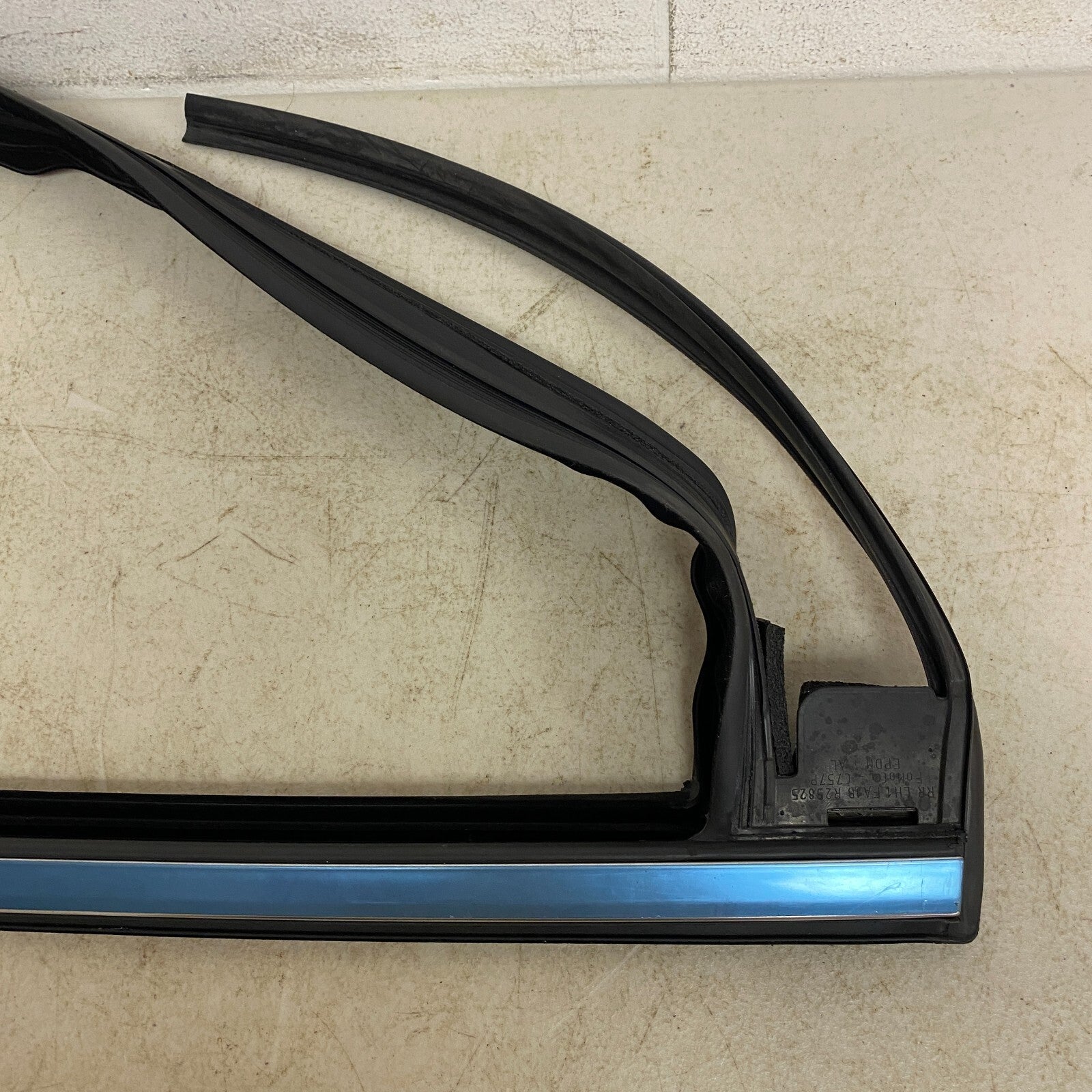 Ford Run - Door Glass FA1Z-5825767-A , Brand New