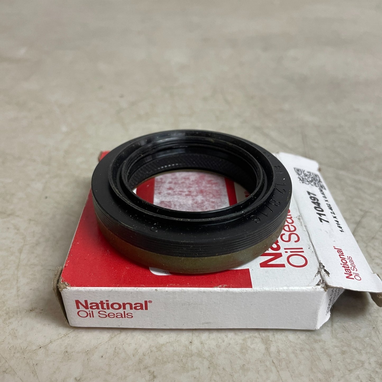 National Multi Purpose Oil Seal 41mm ID × 61.14mm OD Polyacrylate 710497
