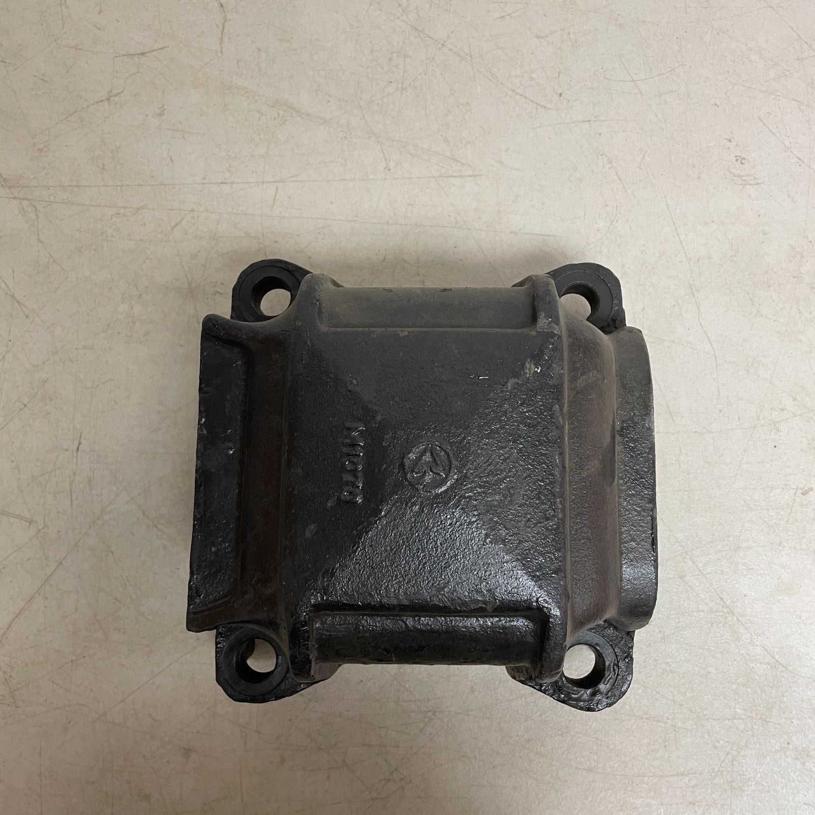 Automann M1070 Mack Heavy-Duty Cab Mount Insulator Box Truck Cab Mount