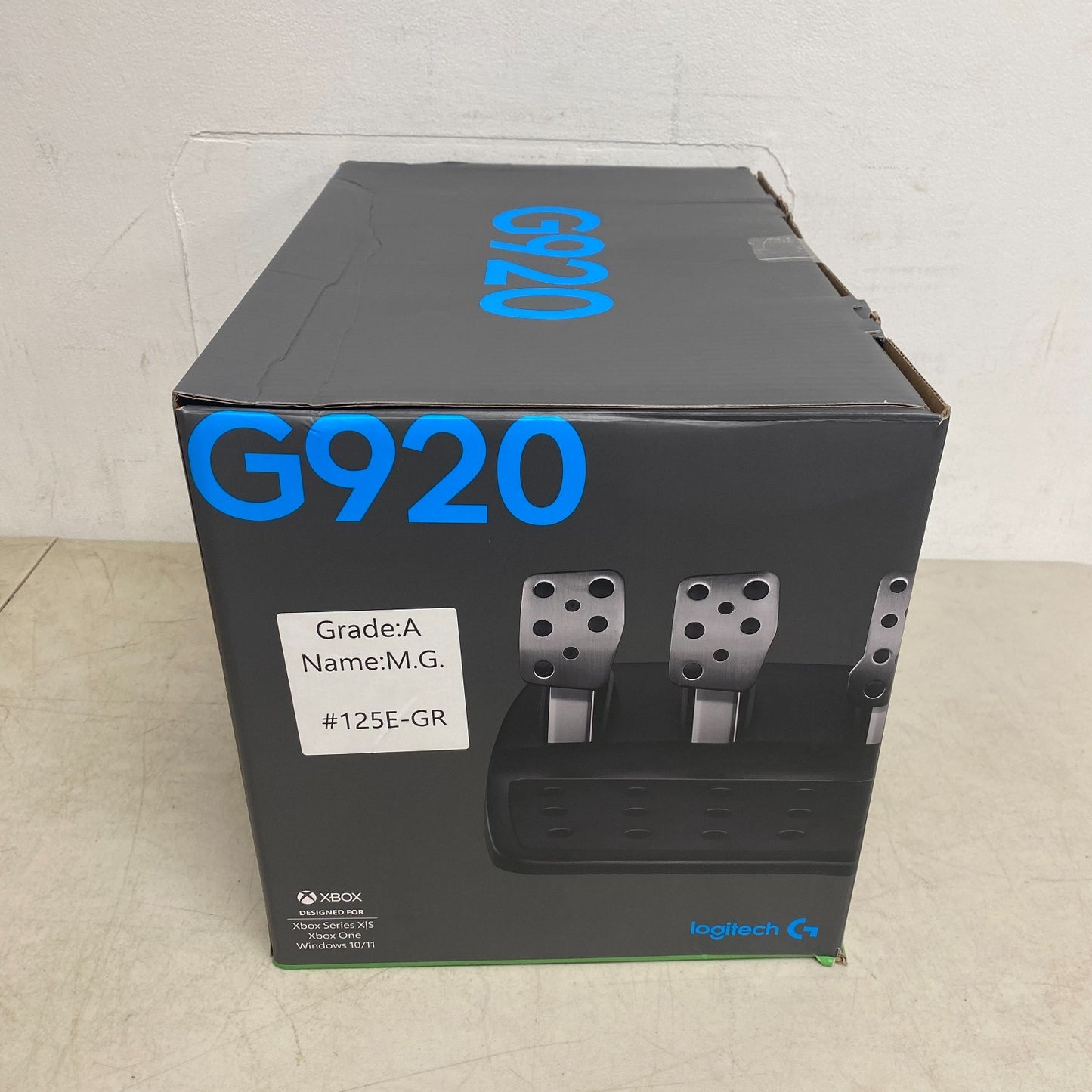 Logitech G920 Driving Force Racing Wheel & Pedals for Xbox Series X|S, Xbox