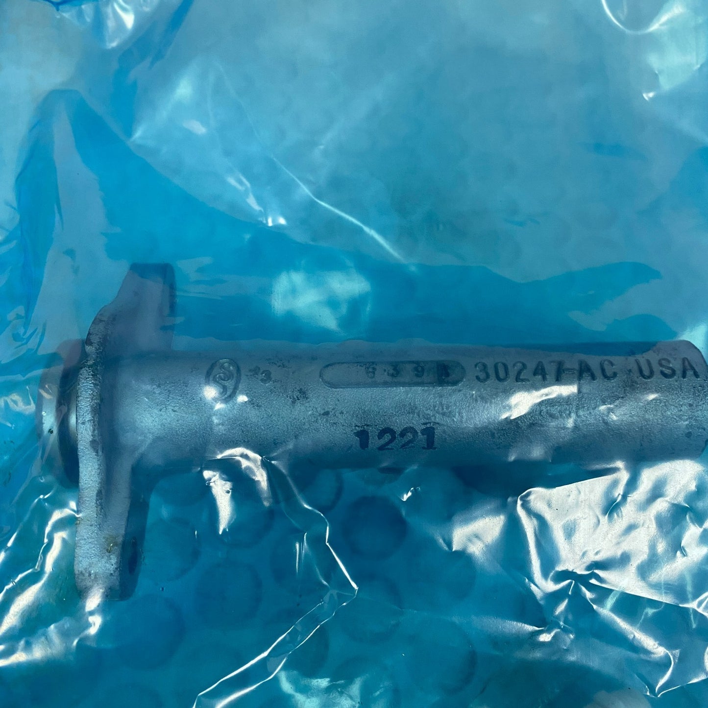 CARQUEST Brake Master Cylinder w Reservoir Aluminum MCA390351